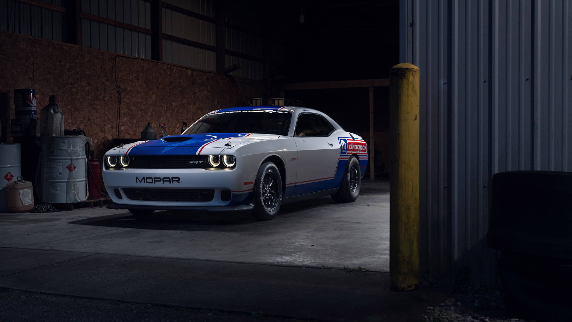 2021 Sininen Dodge Challenger