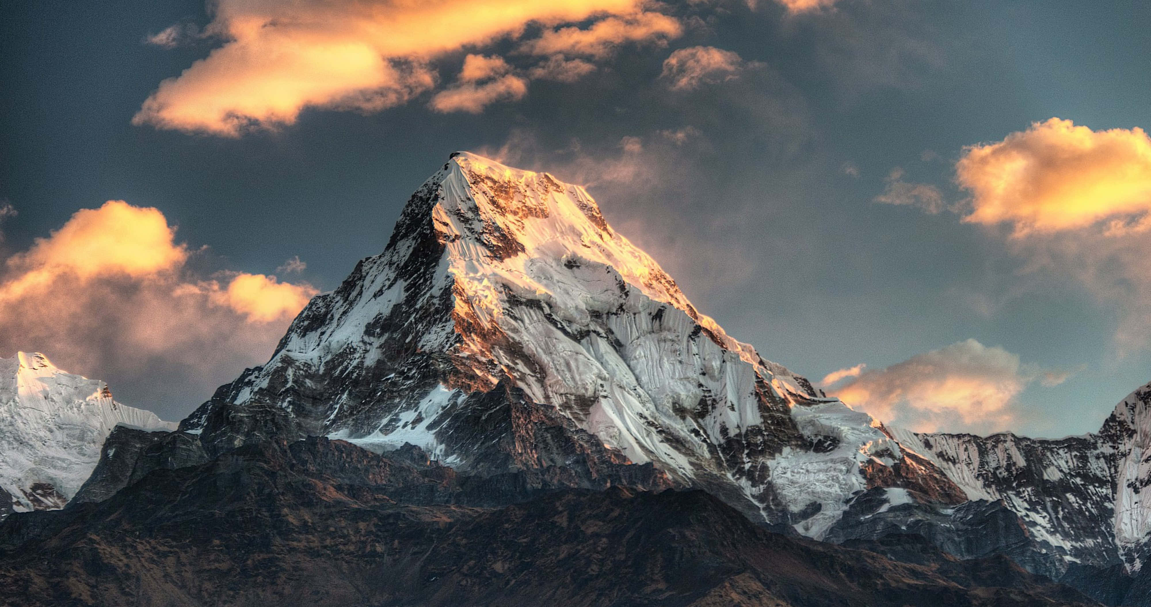 4K Annapurnan vuorenhuippu Taustakuvat