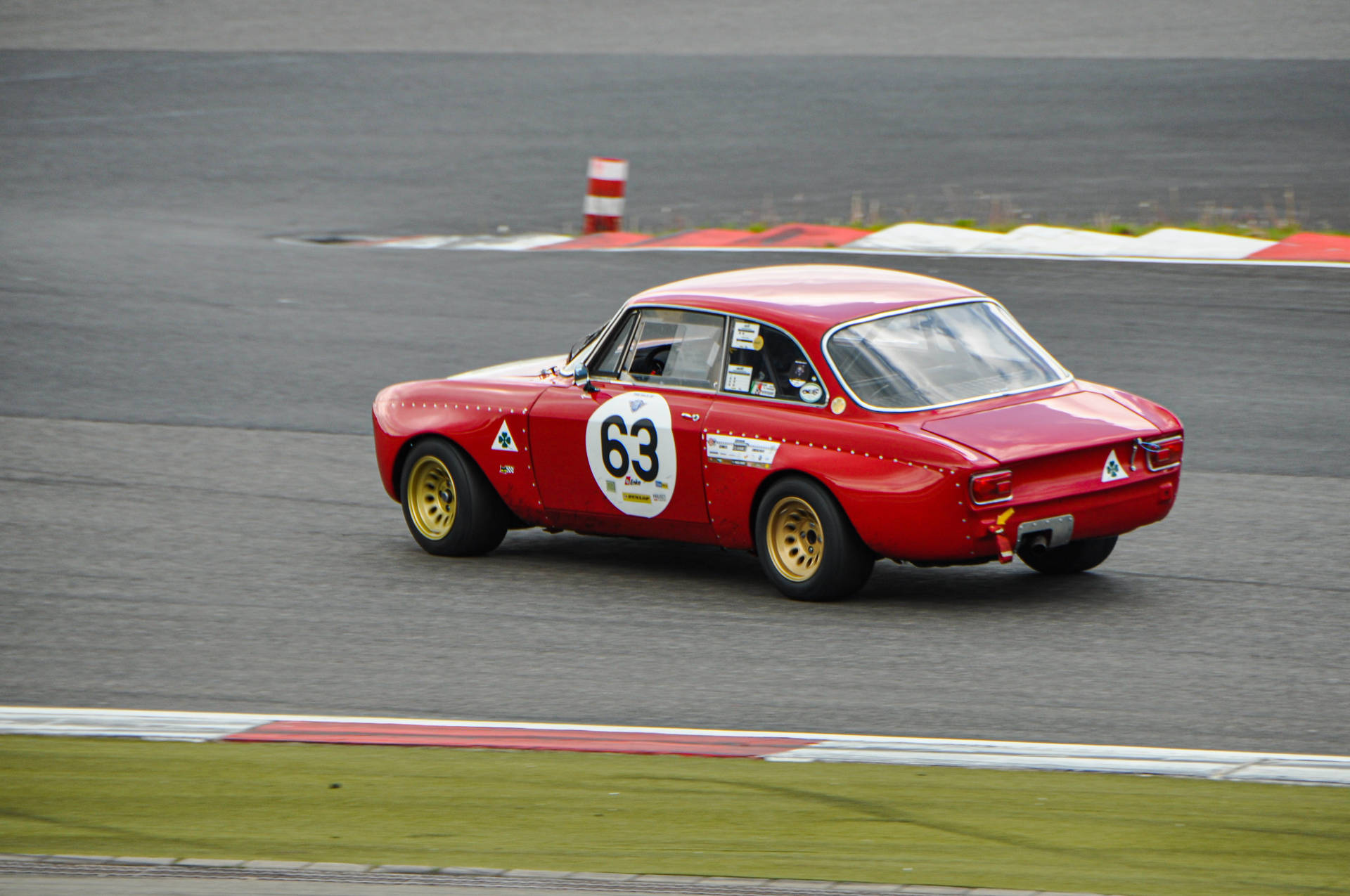 Alfa Romeo Giulia GTA Corsa -coupe-auton taustakuva.