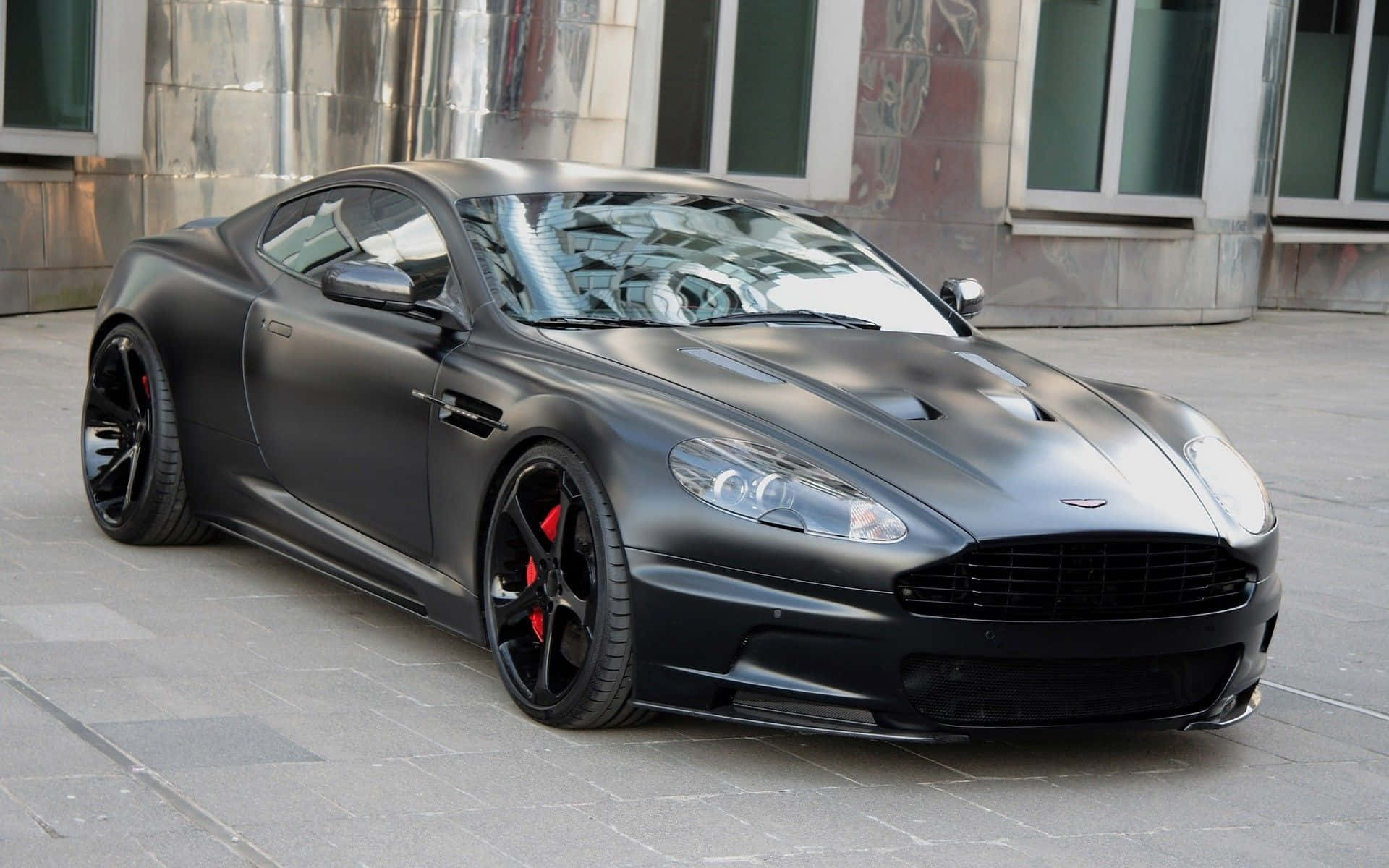 Aston Martin DB9 – Ylellisyyttä huipulla Taustakuvat