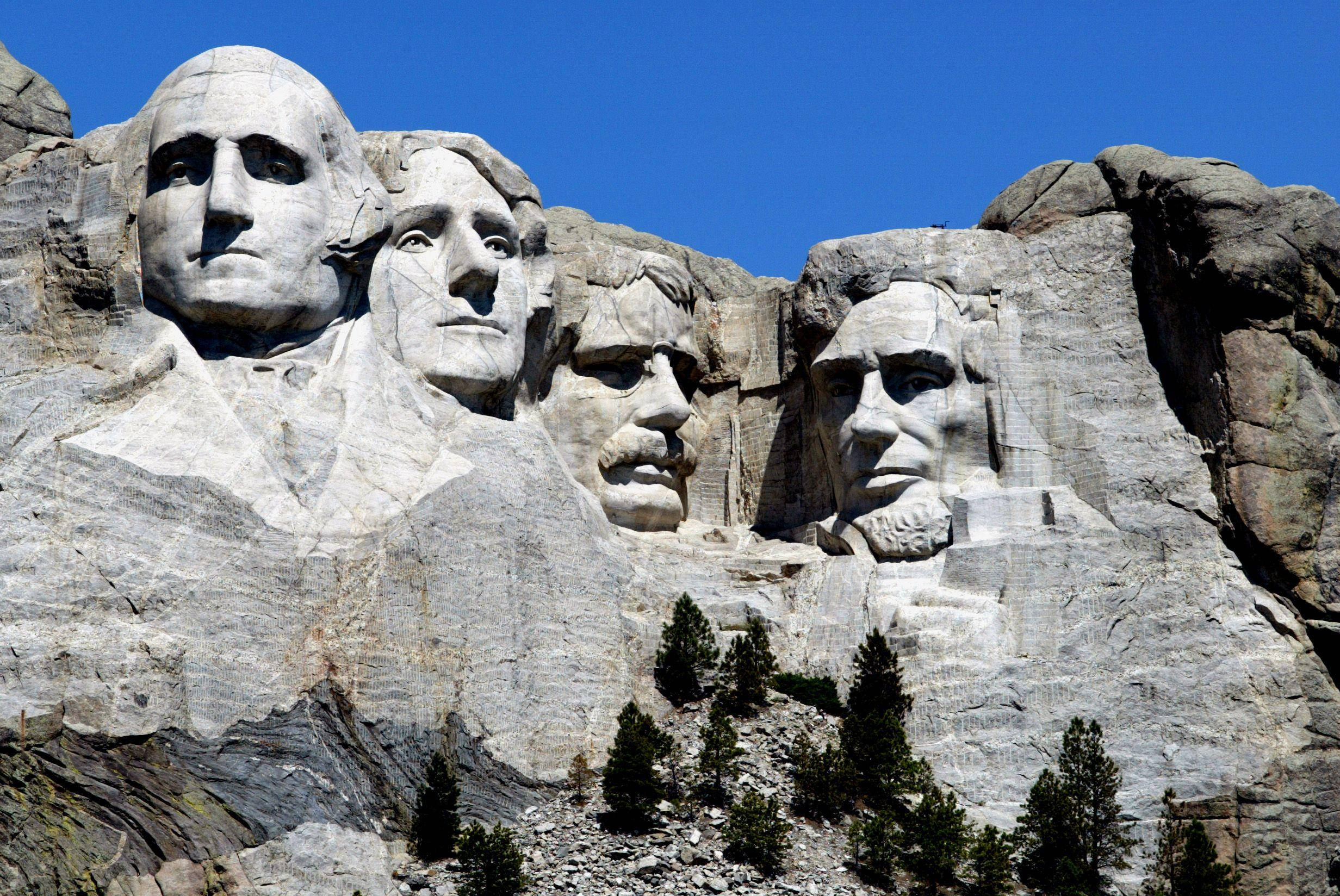 Aurinko paistaa Mount Rushmorelle Taustakuvat