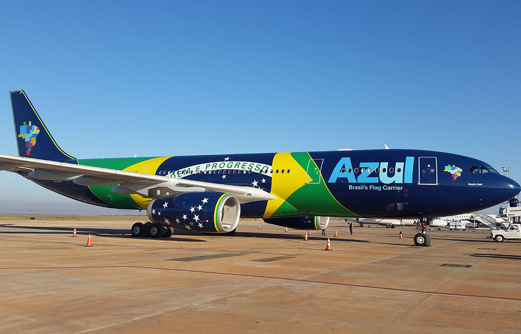 Azul Airlinesin mahtava yölähtö Taustakuvat