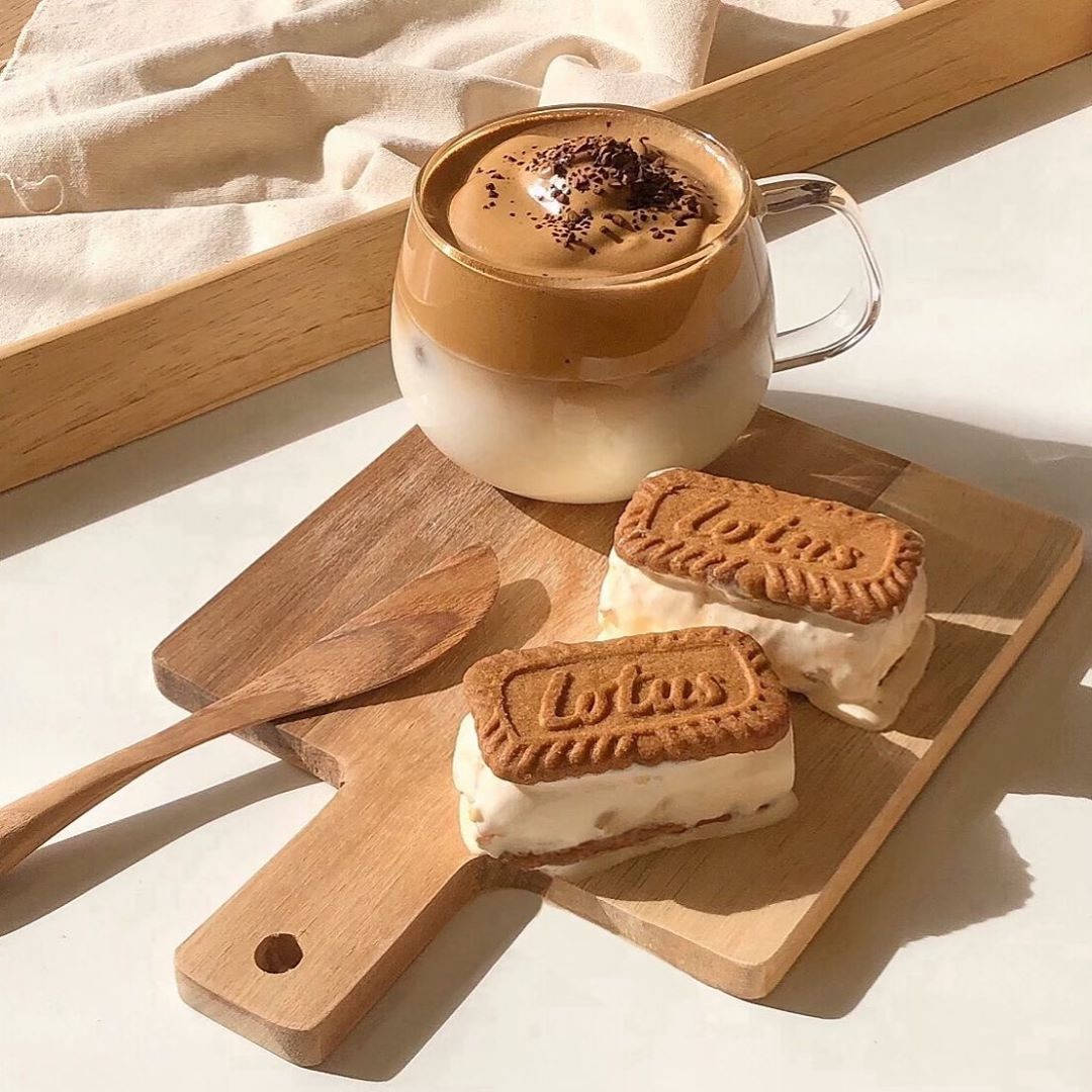 Beige Aesthetic Coffee Latte Ja Keksit Taustakuvat