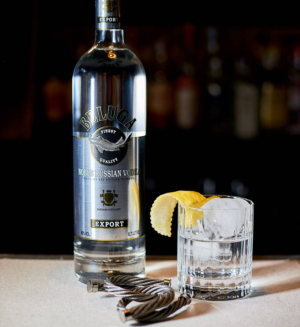 Beluga-vodkajuoma sitruunankuorella Taustakuvat
