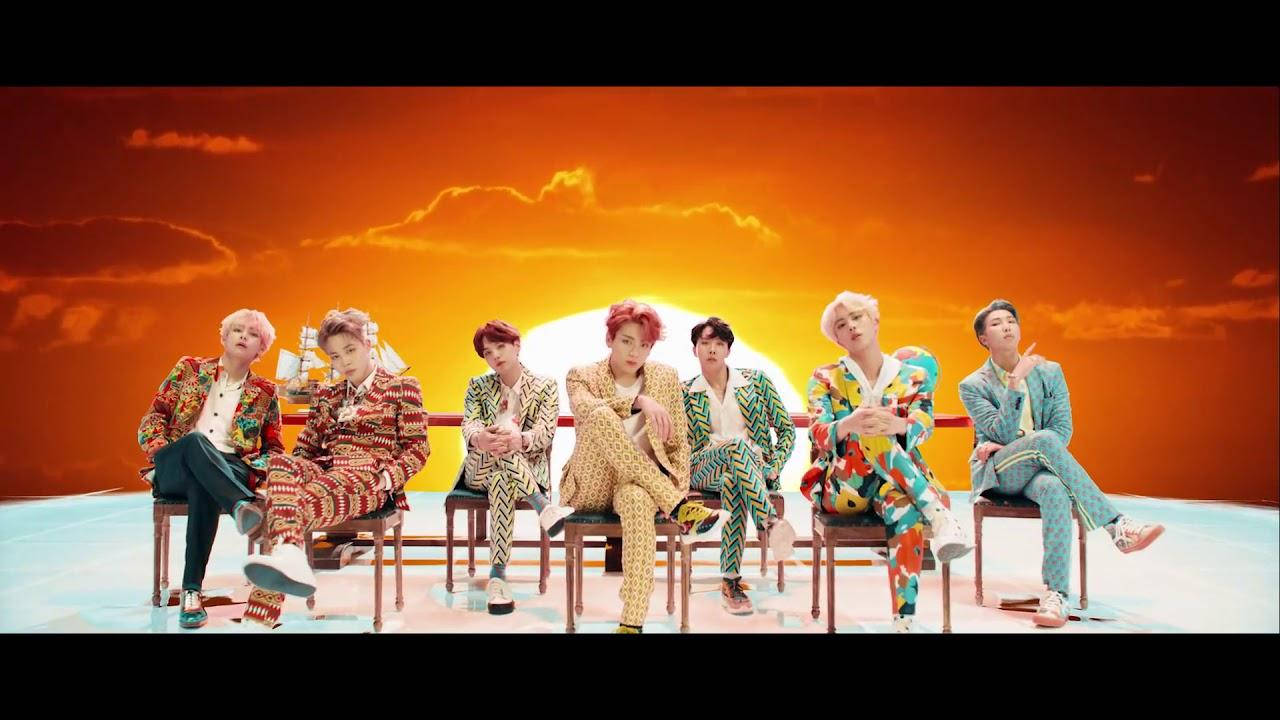 BTS "Idol"-musiikkivideon työpöytätaustakuva Taustakuvat