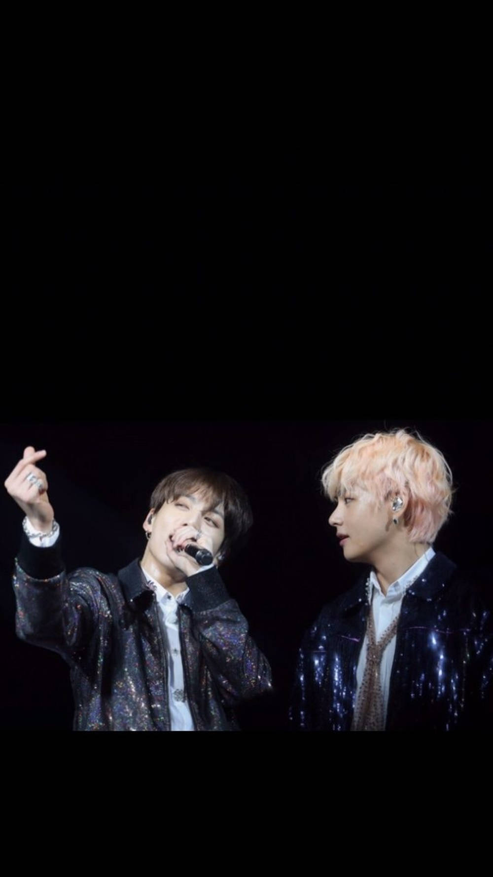 BTS JK ja V Love Yourself -kiertueen esiintyminen Taustakuvat