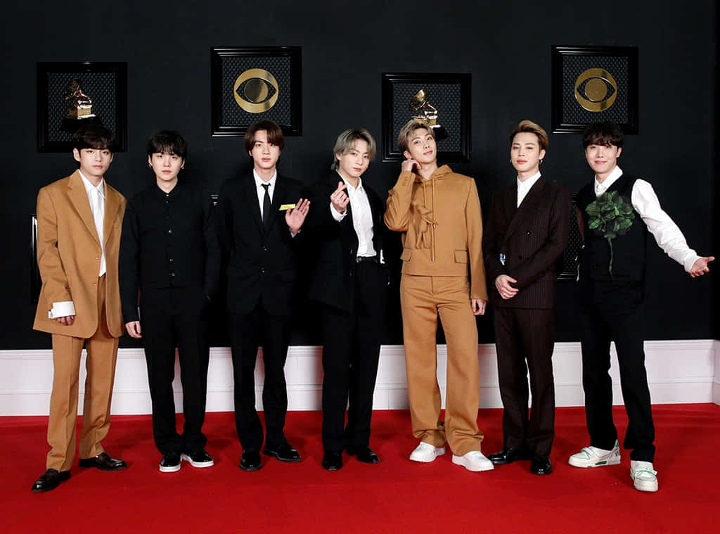 BTS Louis Vuitton -pukukuva Taustakuvat