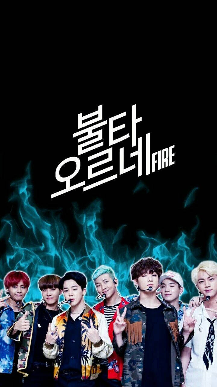 BTS-poikabändin jäsenet V, Jungkook, Jimin, Suga, Jin, RM ja J-hope tuli-albumi.