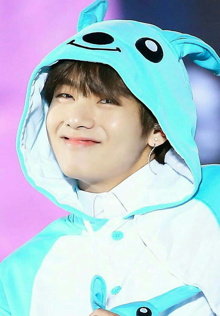 BTS V poseeraa faneille Taustakuvat