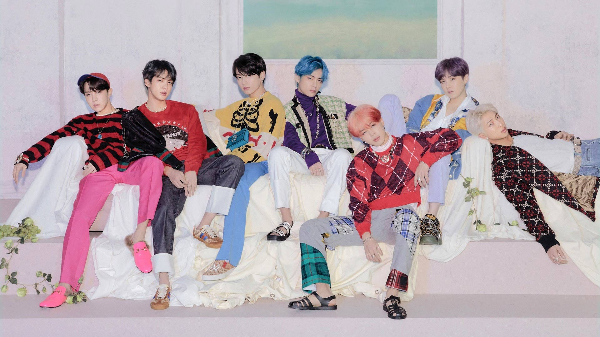 BTS Valkoisella Sohvalla Työpöydän Taustakuva Taustakuvat