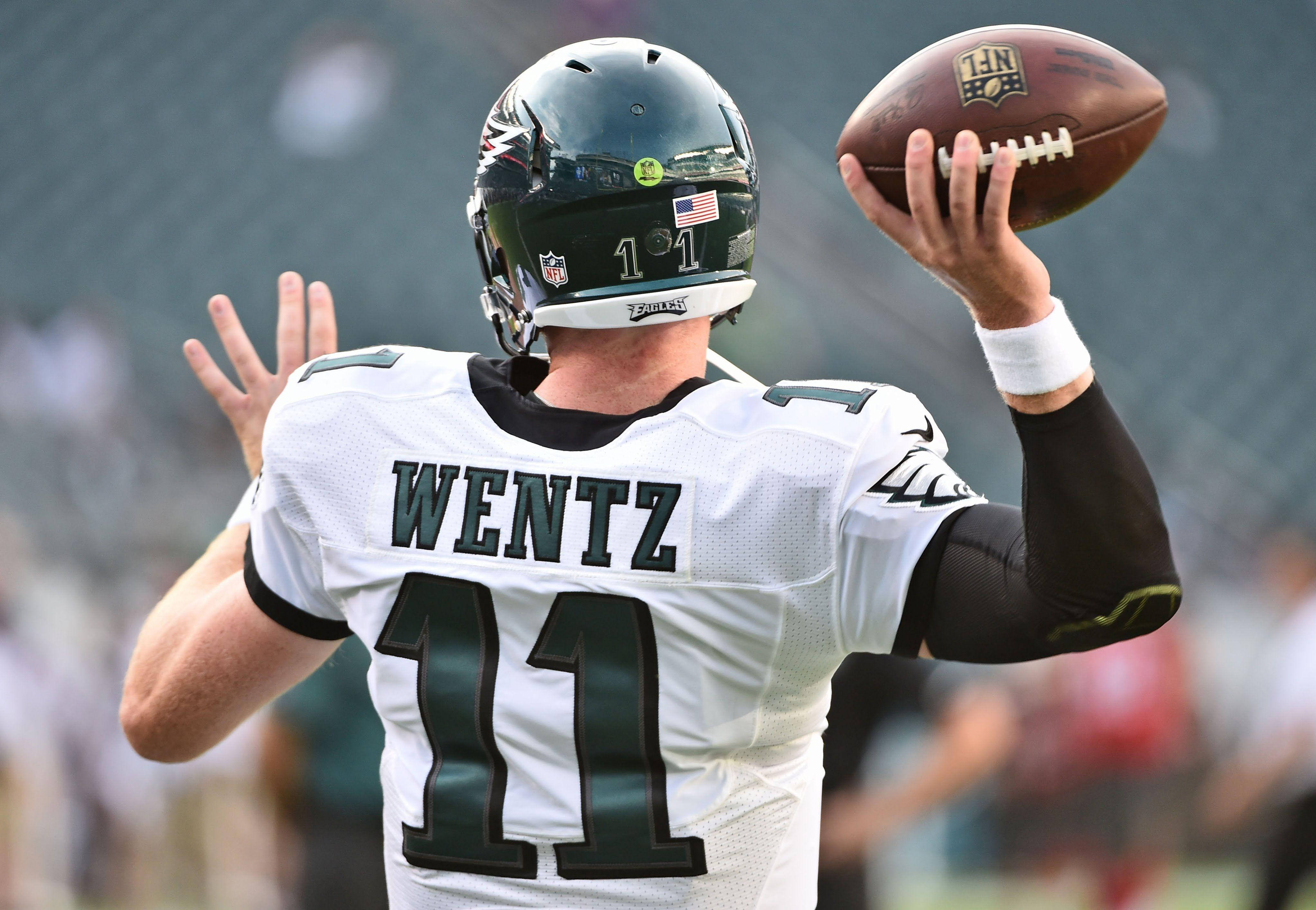 Carson Wentz Heittää Pallon NFL Taustakuvat