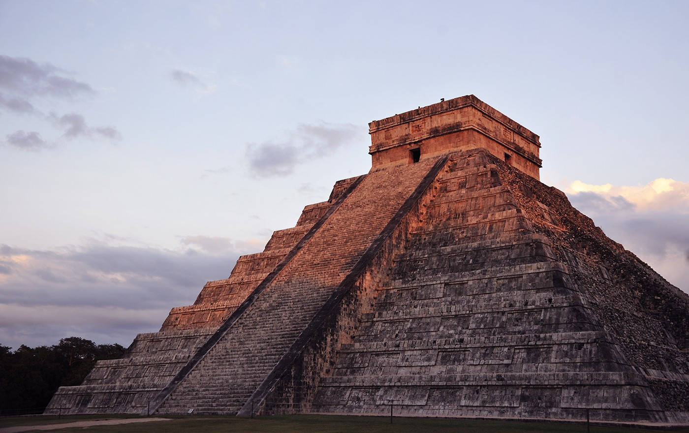 Chichen Itza Auringonlaskun hehku Taustakuvat
