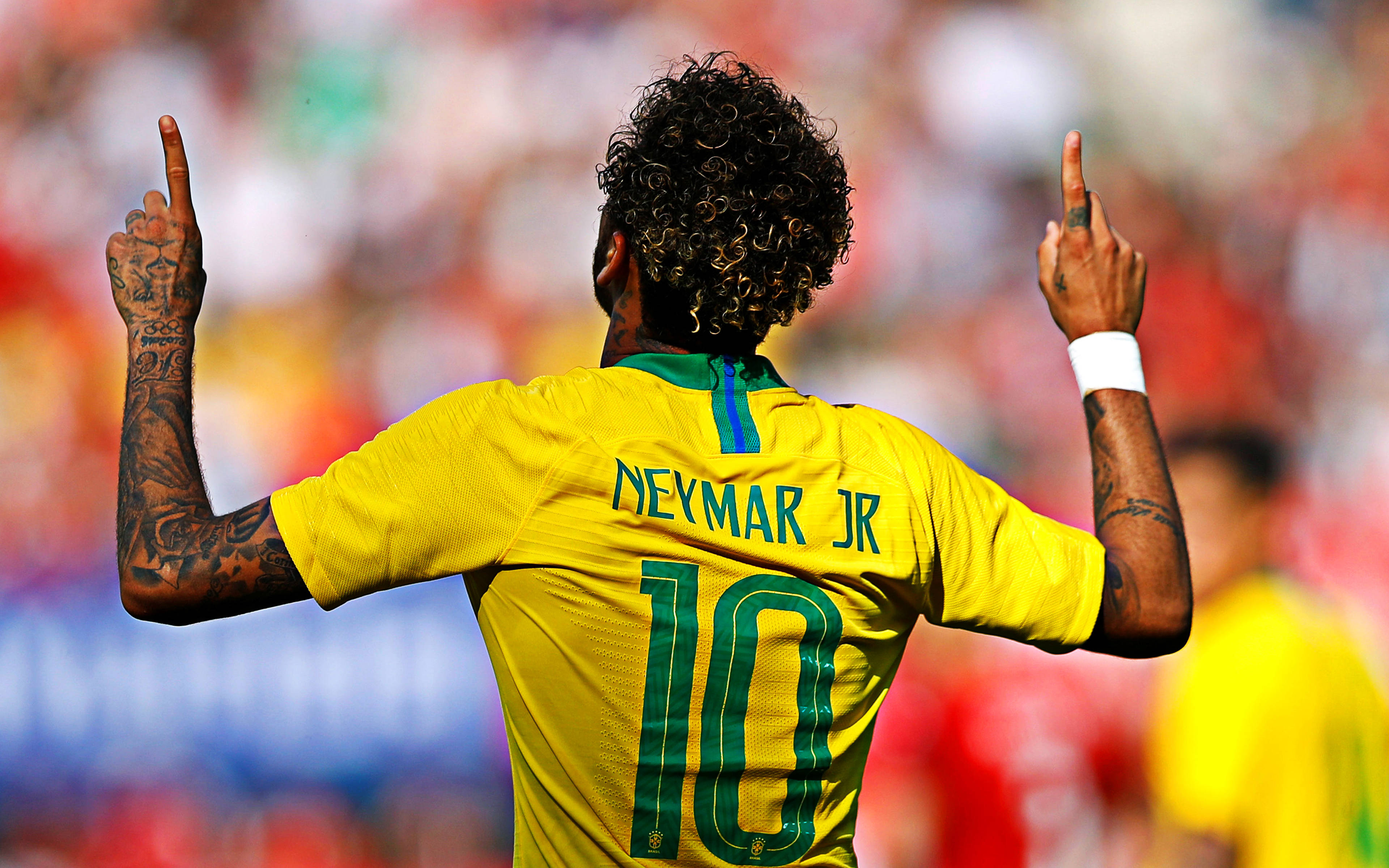 Cool Neymar Jr osoittaa ylöspäin Taustakuvat