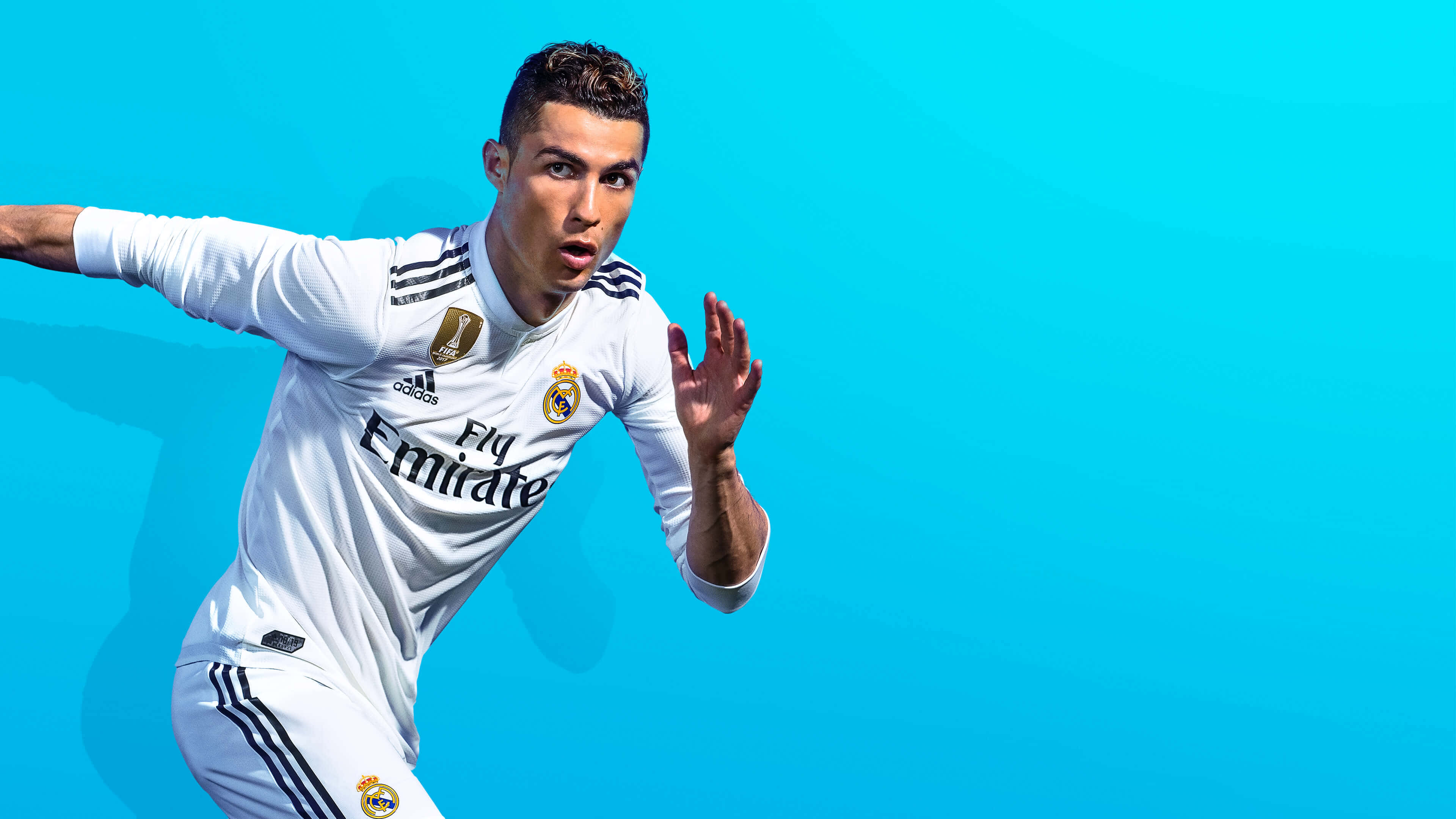 Cristiano Ronaldo asennossa kentällä Taustakuvat