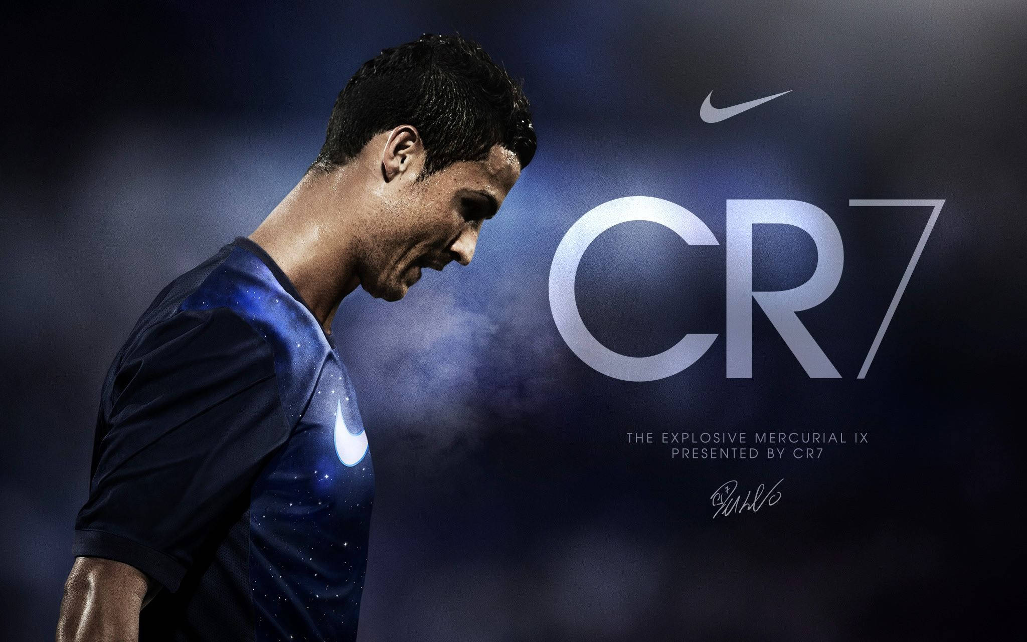 Cristiano Ronaldo pitää yllä ikonista Nike CR7 -pelipaitaa Taustakuvat