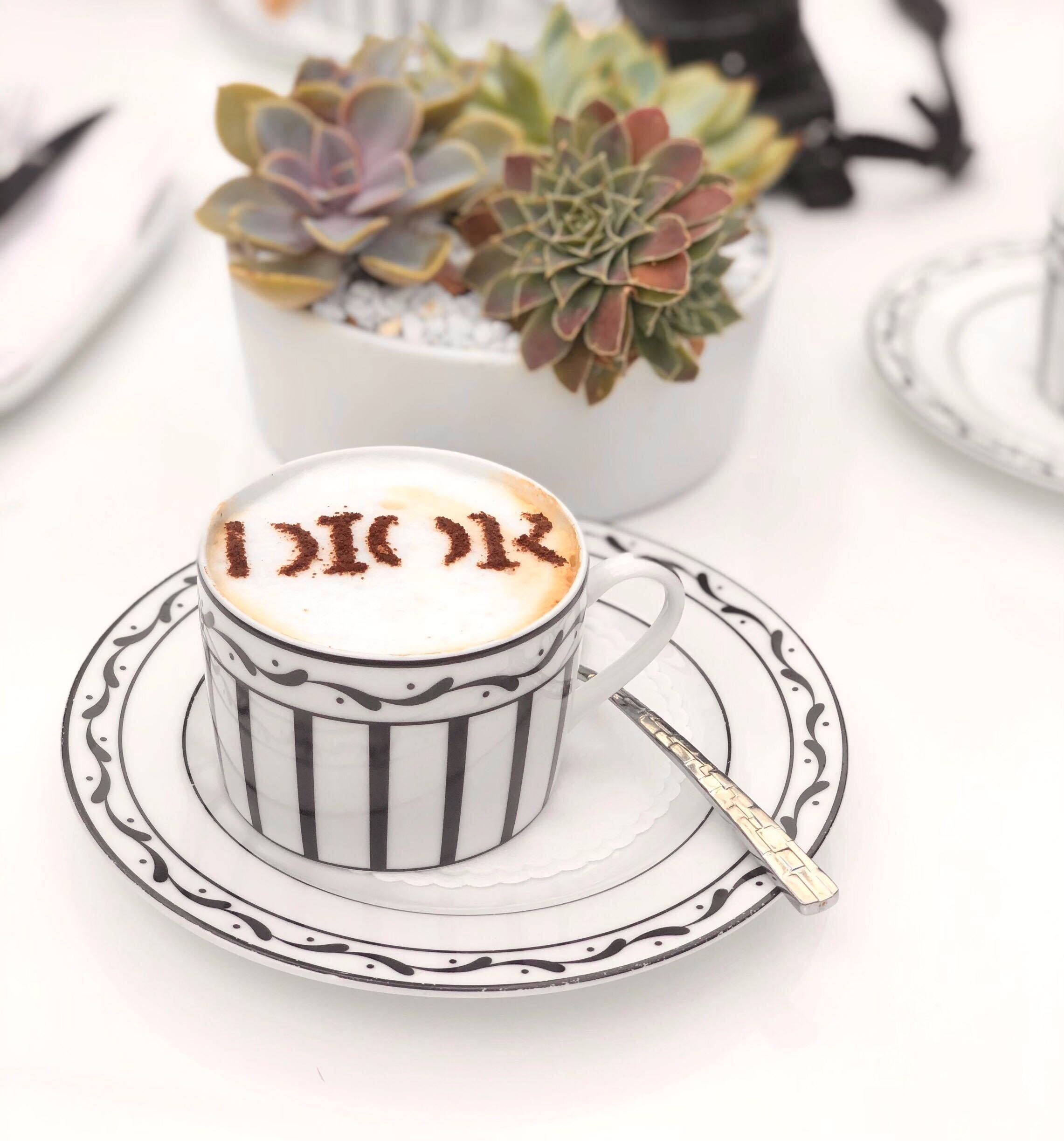 Dior Cafe Cappuccino Taustakuvat