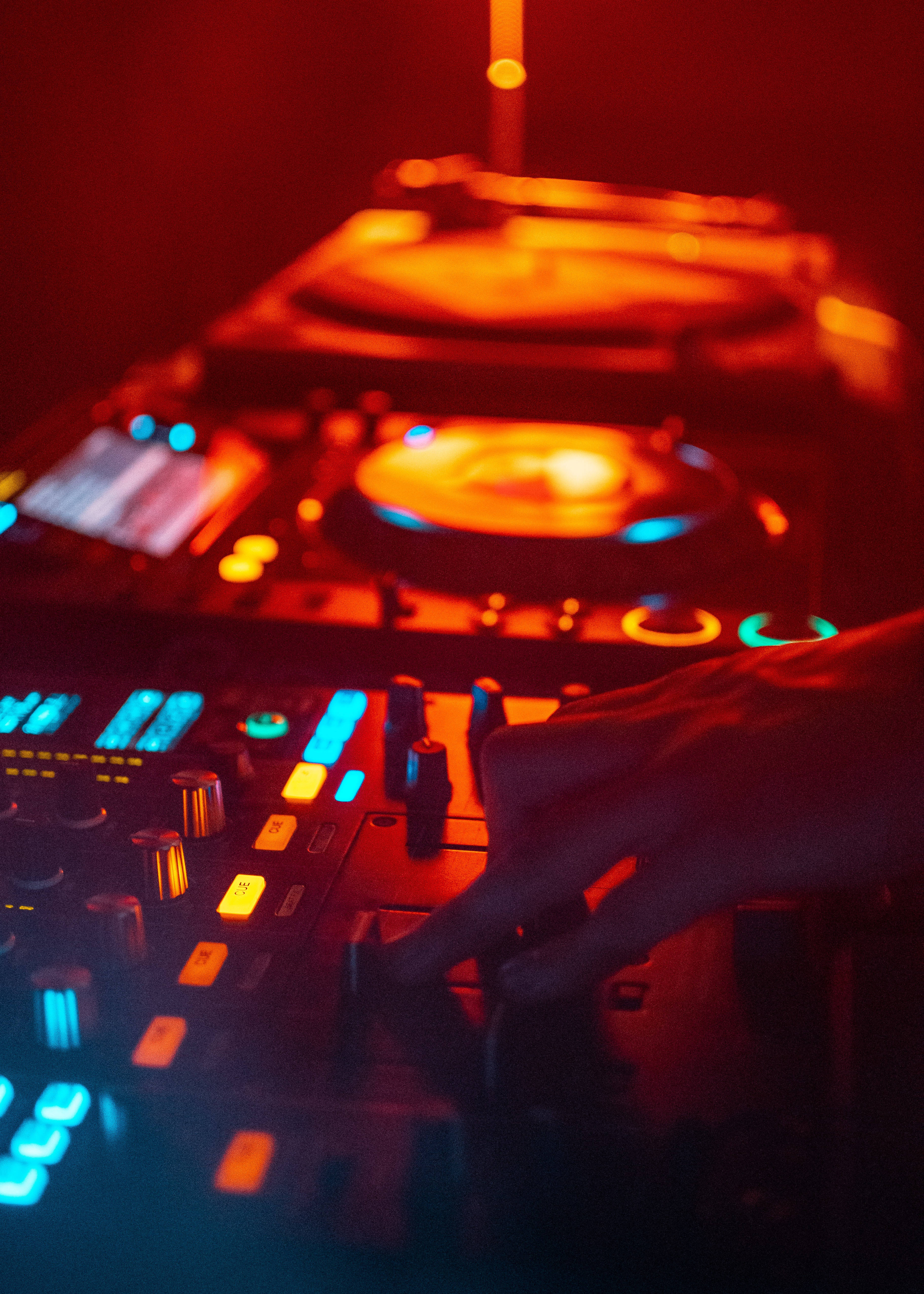 DJ-musiikkimikserin taajuuskorjain Taustakuvat