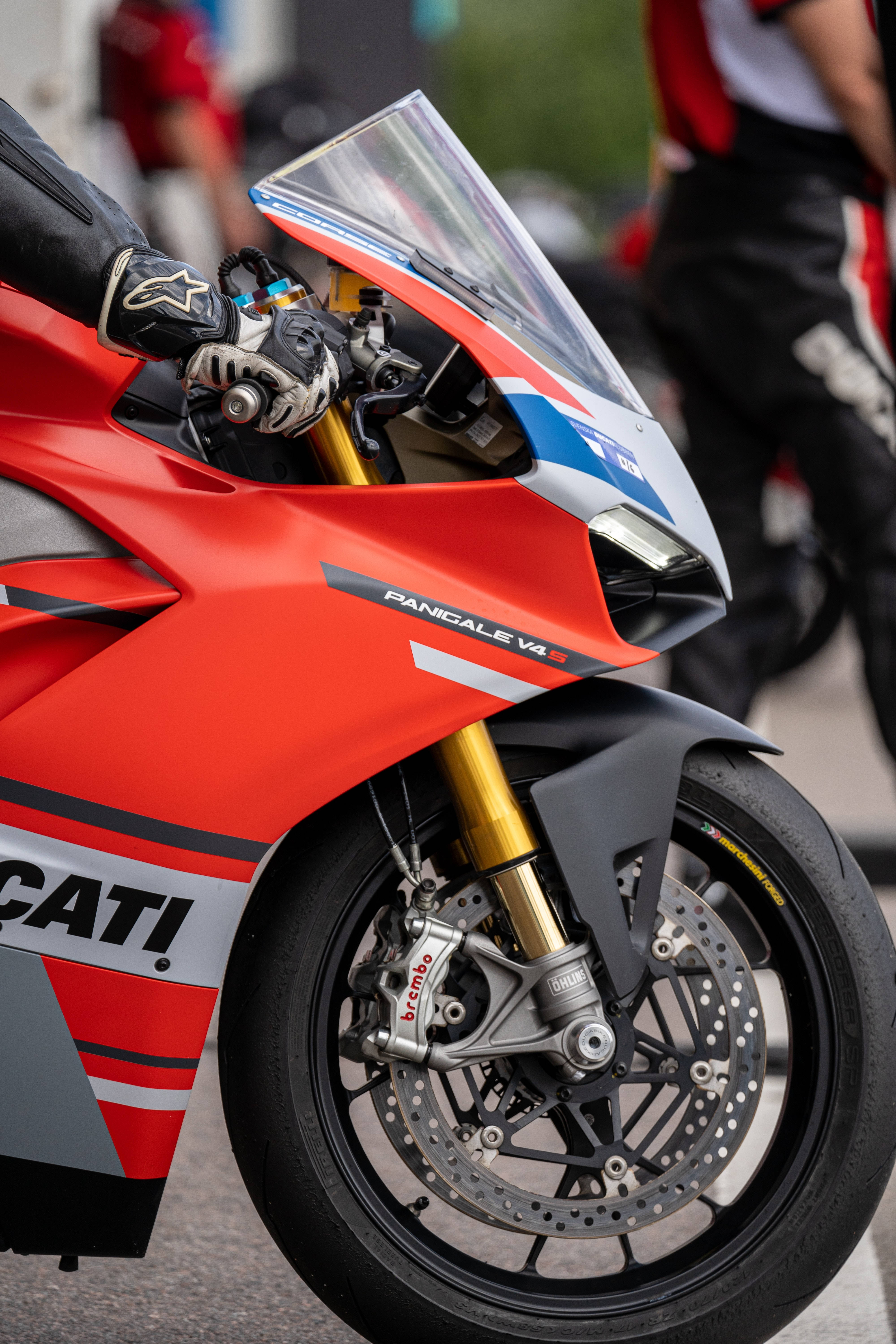 Ducati Panigale V4S punainen pyörä Taustakuvat
