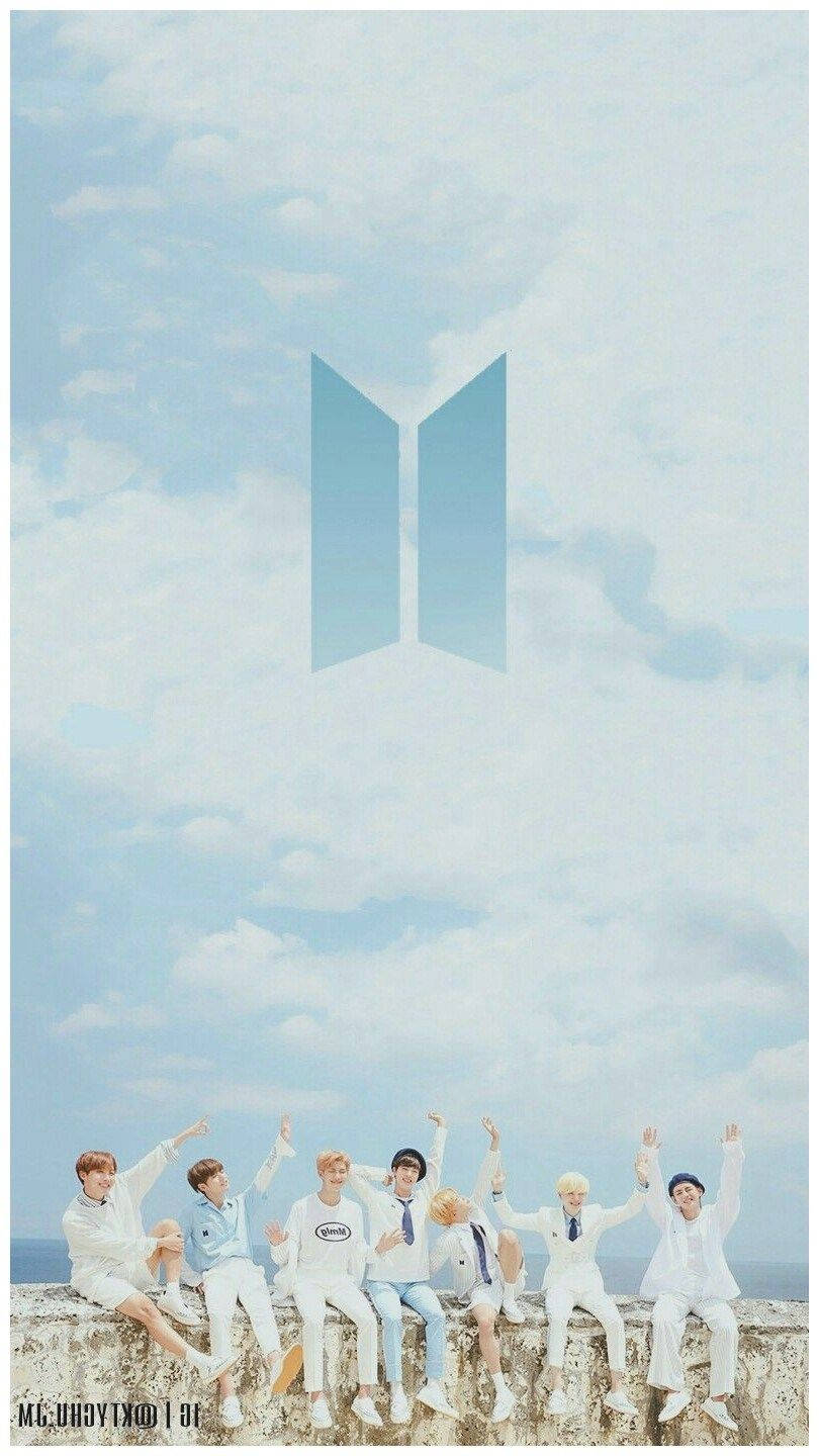 Esteettinen BTS Sininen Taivas Logo Taustakuvat