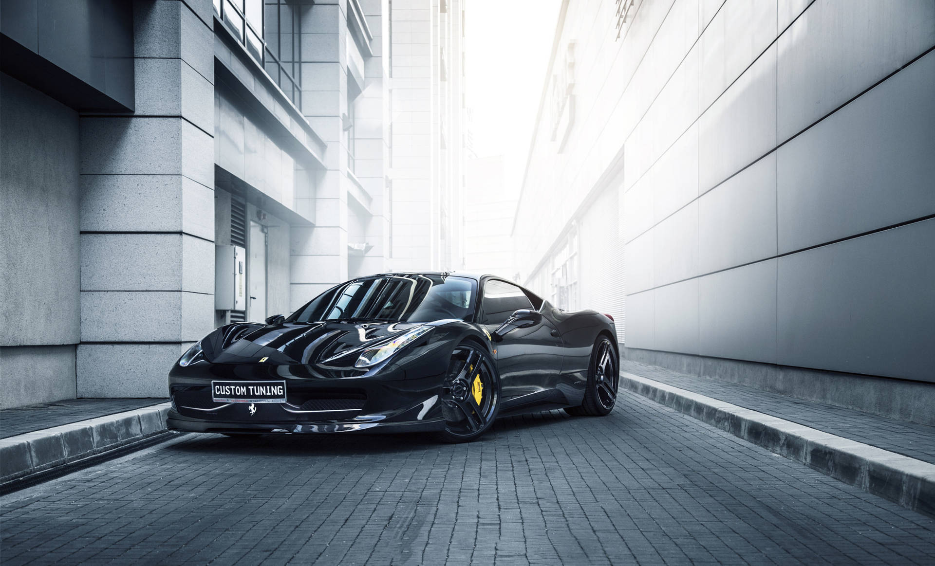 Ferrari 458 Italia Novitecin muokkaama kirkkaan harmaa -taustakuva.