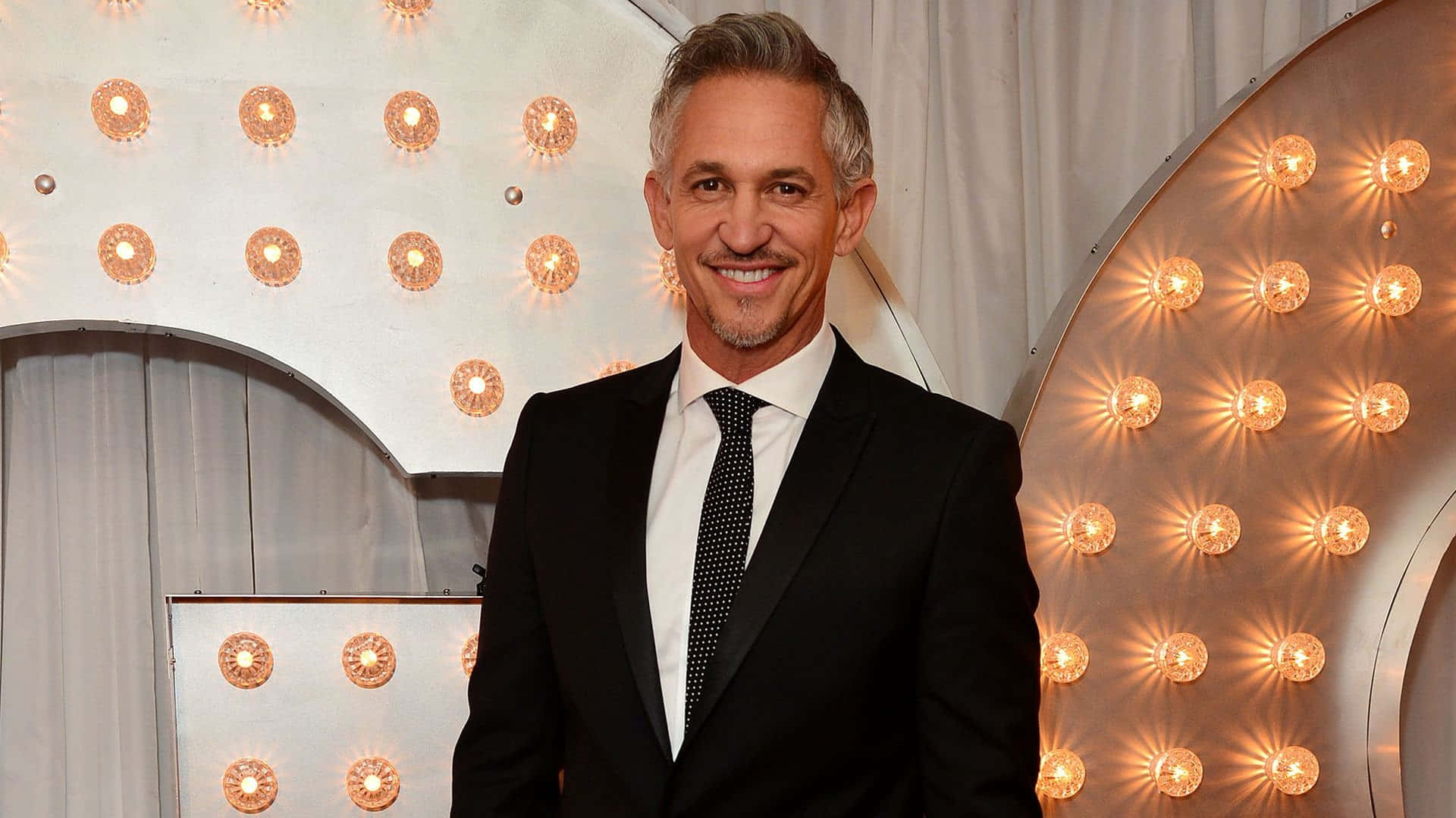 Gary Lineker – Tunnettu urheilulähettäjä ja entinen jalkapalloammattilainen Taustakuvat