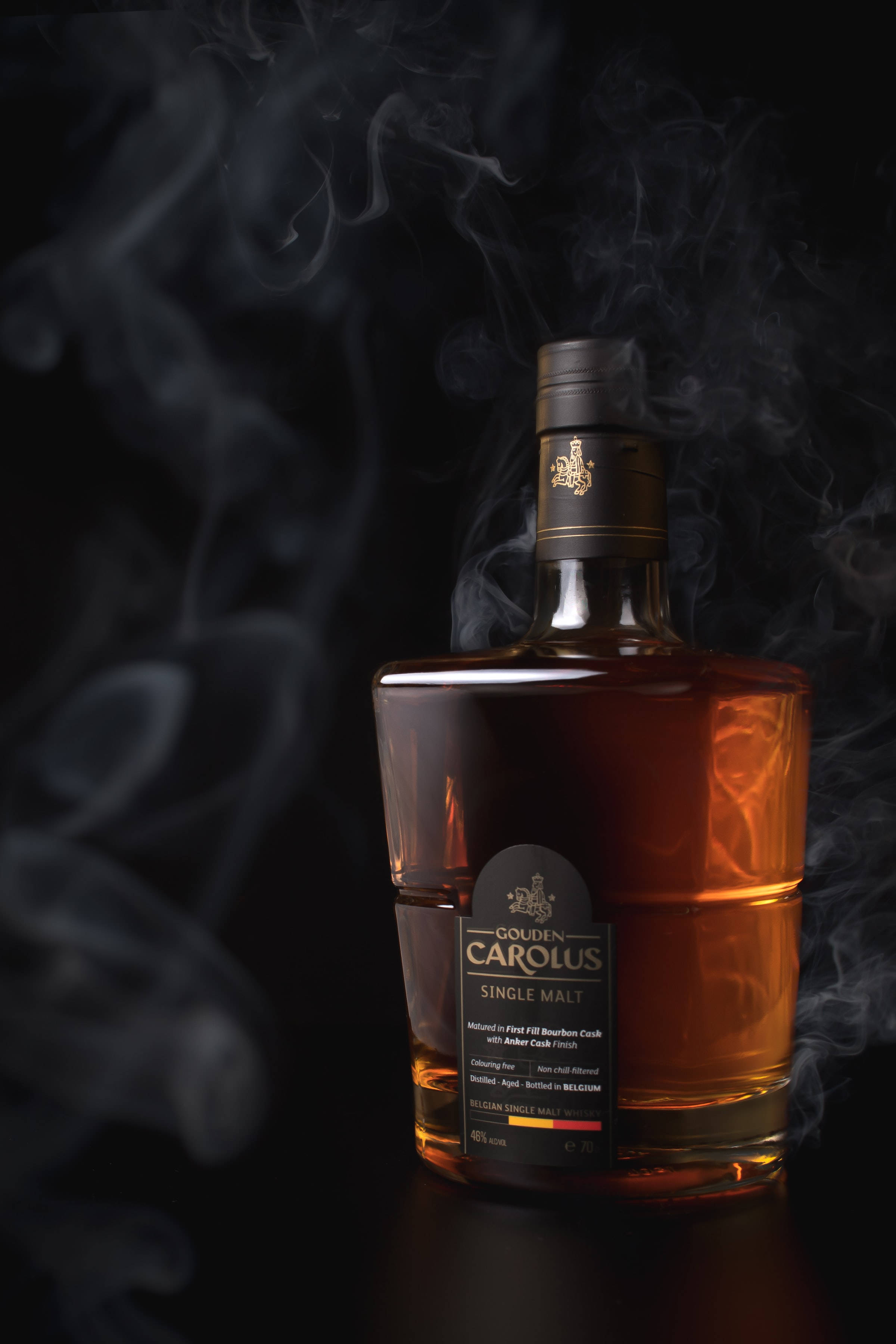 Gouden Carolus -pyöreä viskipullo Taustakuvat