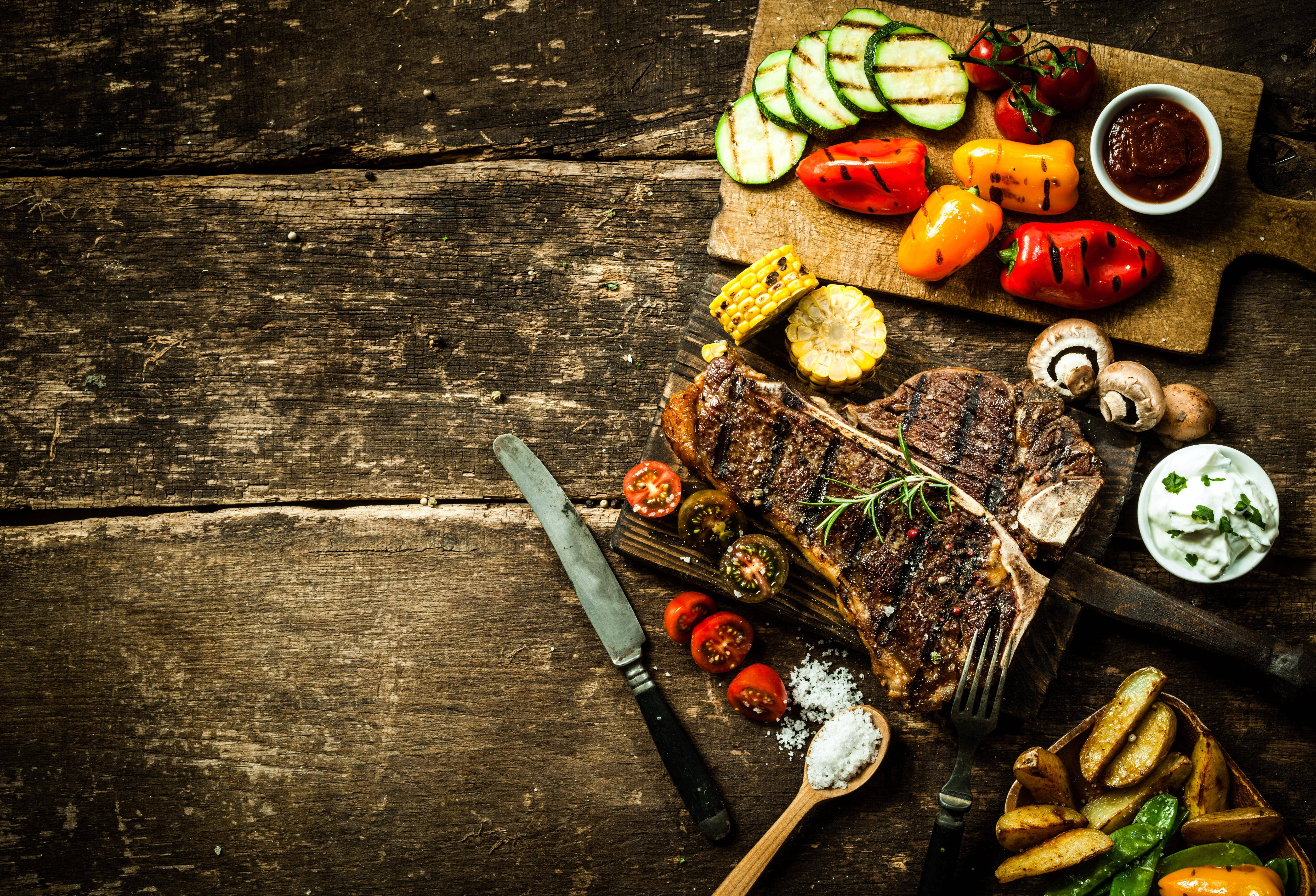 Grillattu ruoka pihvi vihannekset Taustakuvat