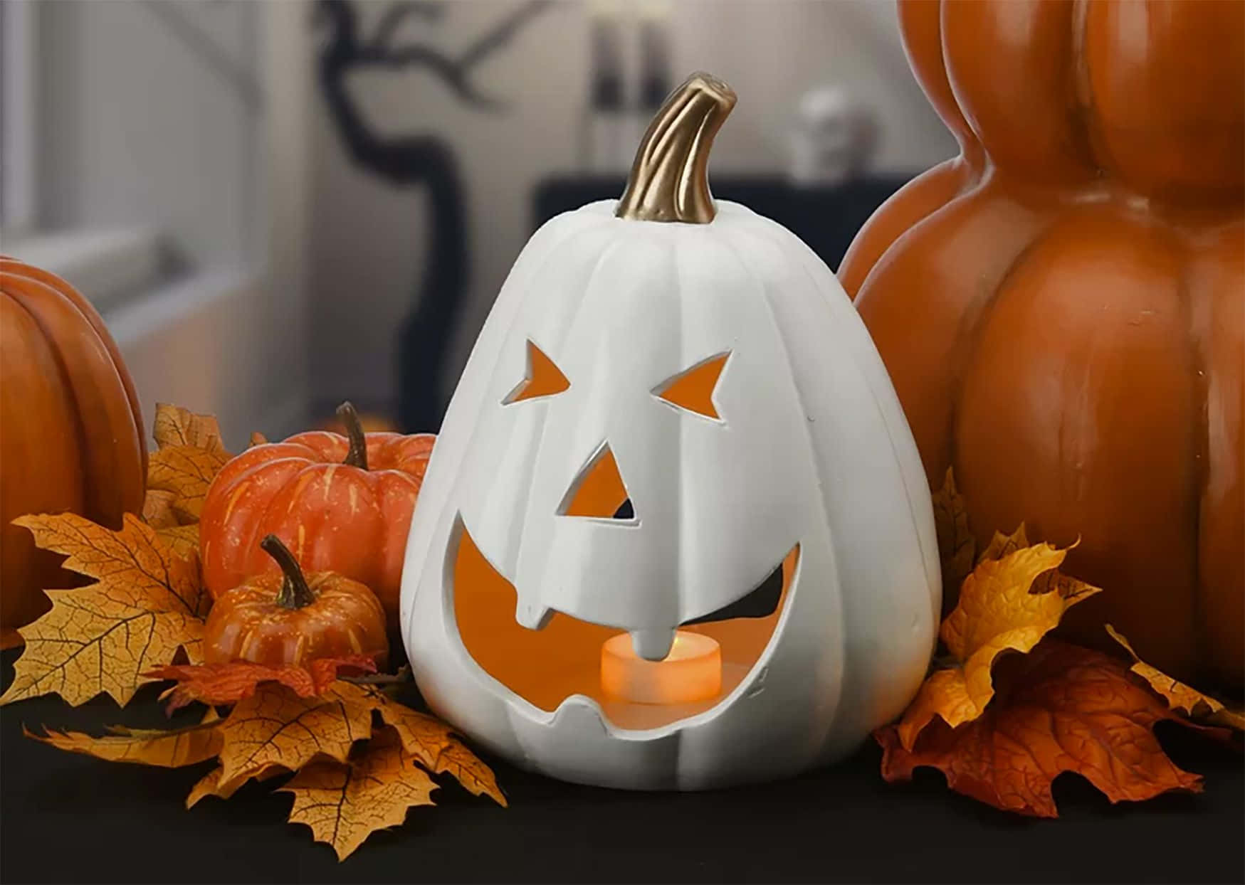 Halloween-kurpitsat tausta valkoinen naama Taustakuvat