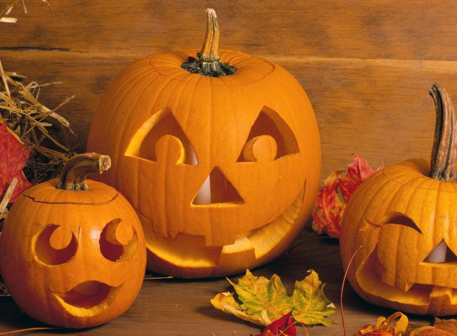 Halloween-veistetyt kurpitsanaamat Taustakuvat
