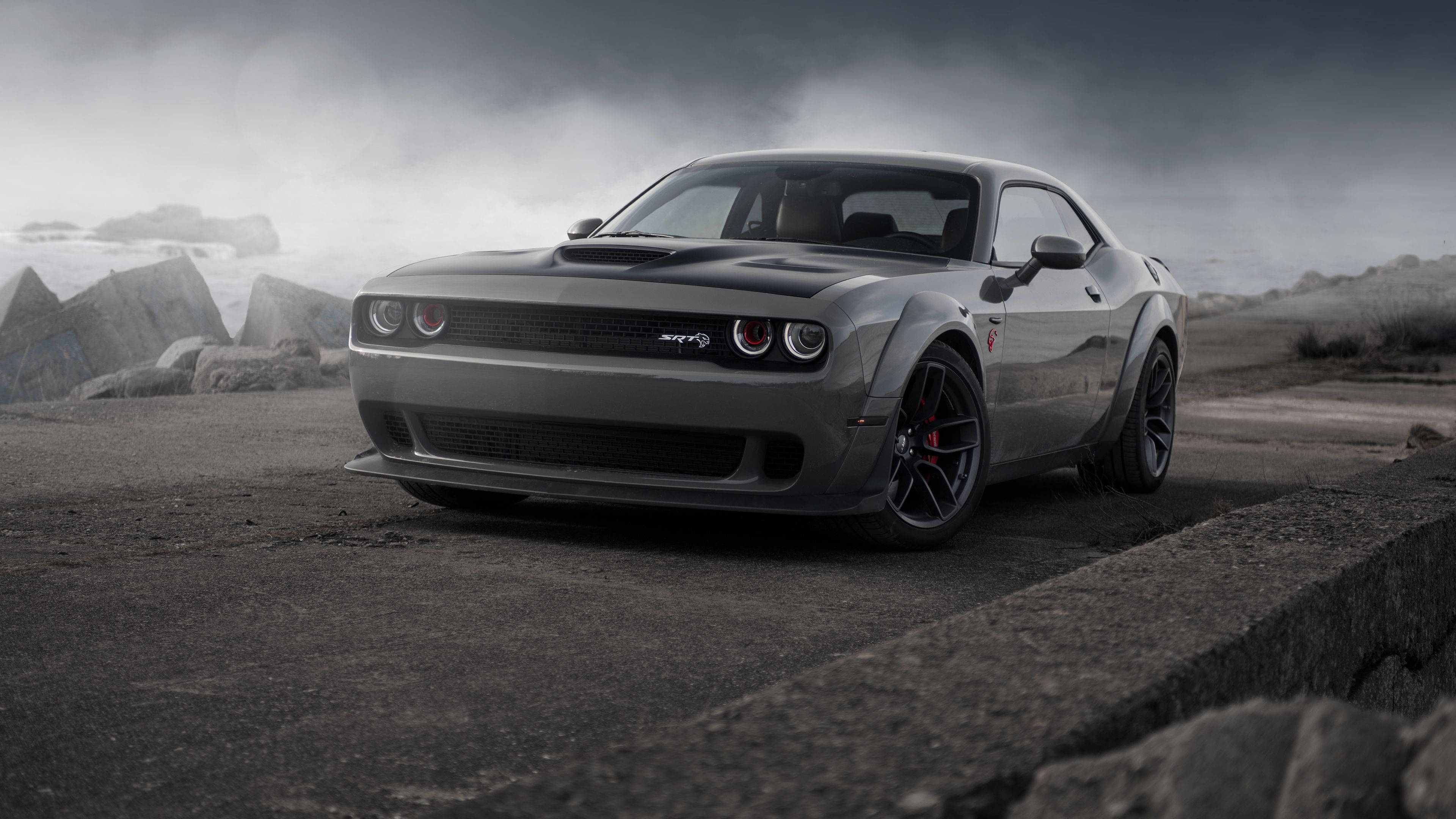 Harmaa Dodge Challenger Demon 4K betonitiellä Taustakuvat