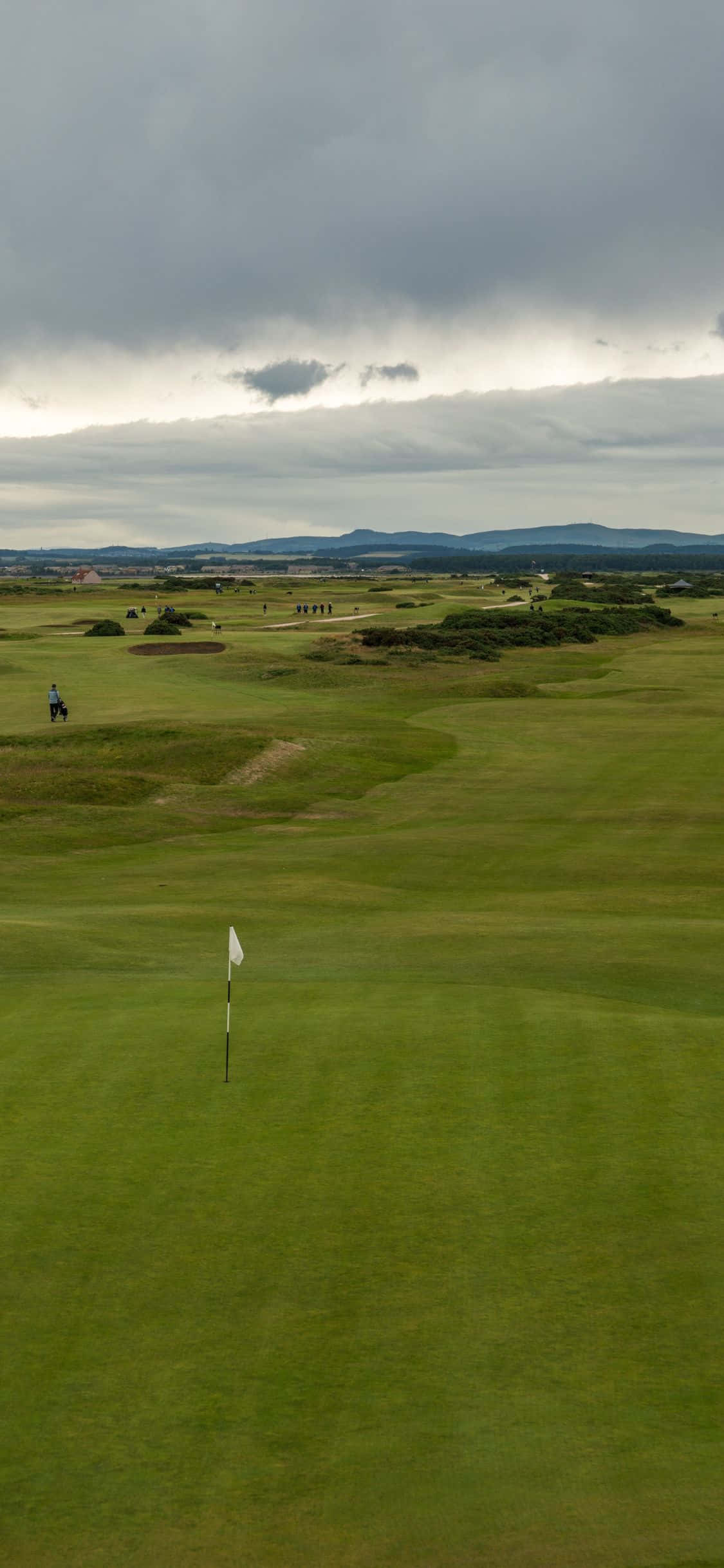 Heitä lyönti golfkentällä, kun iPhone X tallentaa hetken Taustakuvat