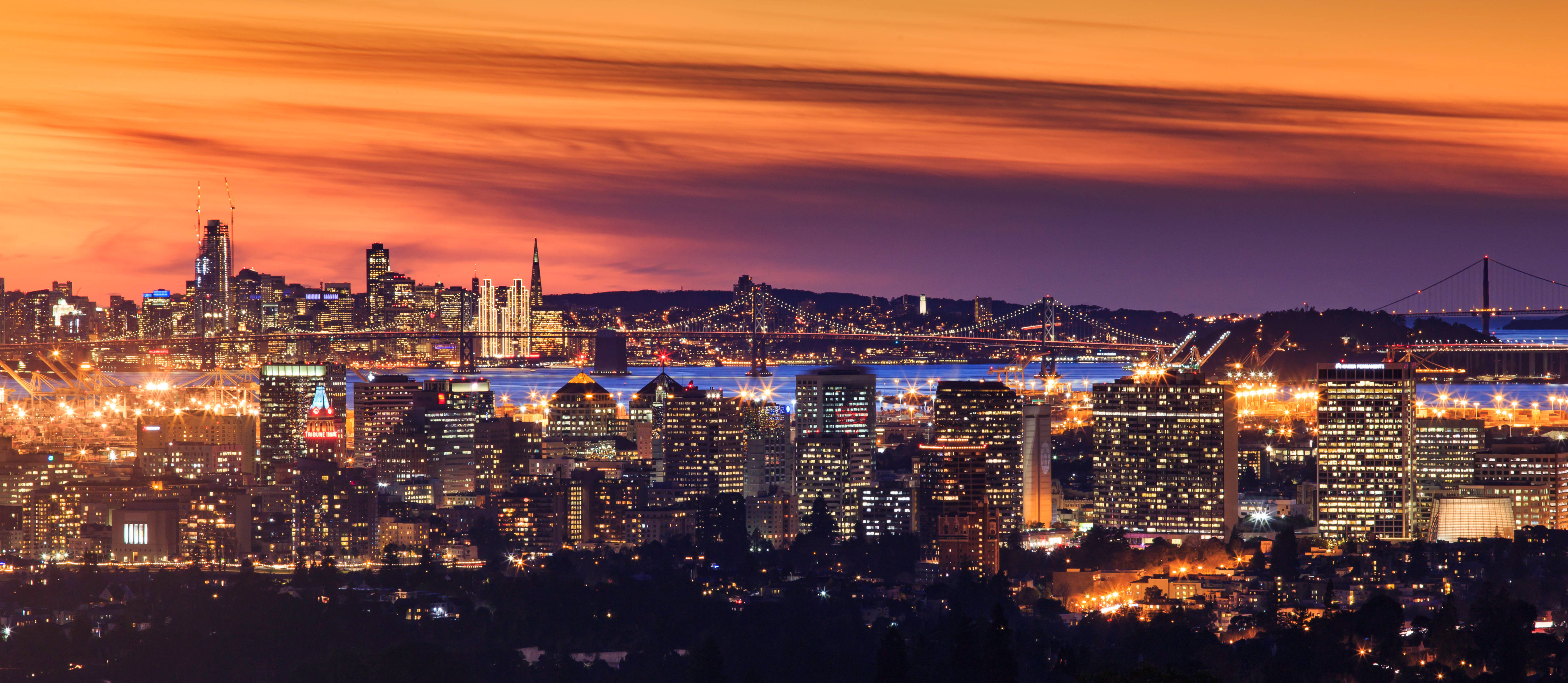 Ilmakuva San Franciscon keskustasta Coit Towerilta. Taustakuvat
