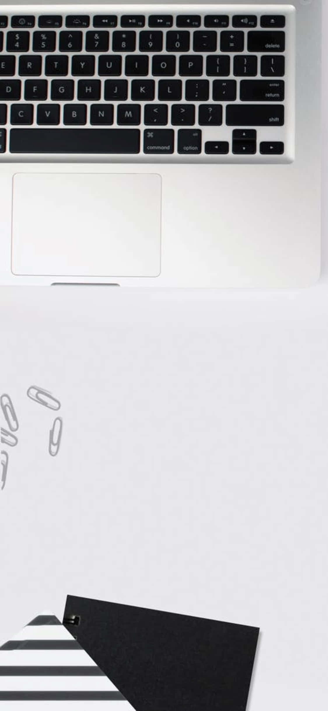 iPhone X työpöytätausta kannettava ja paperiliittimet Taustakuvat