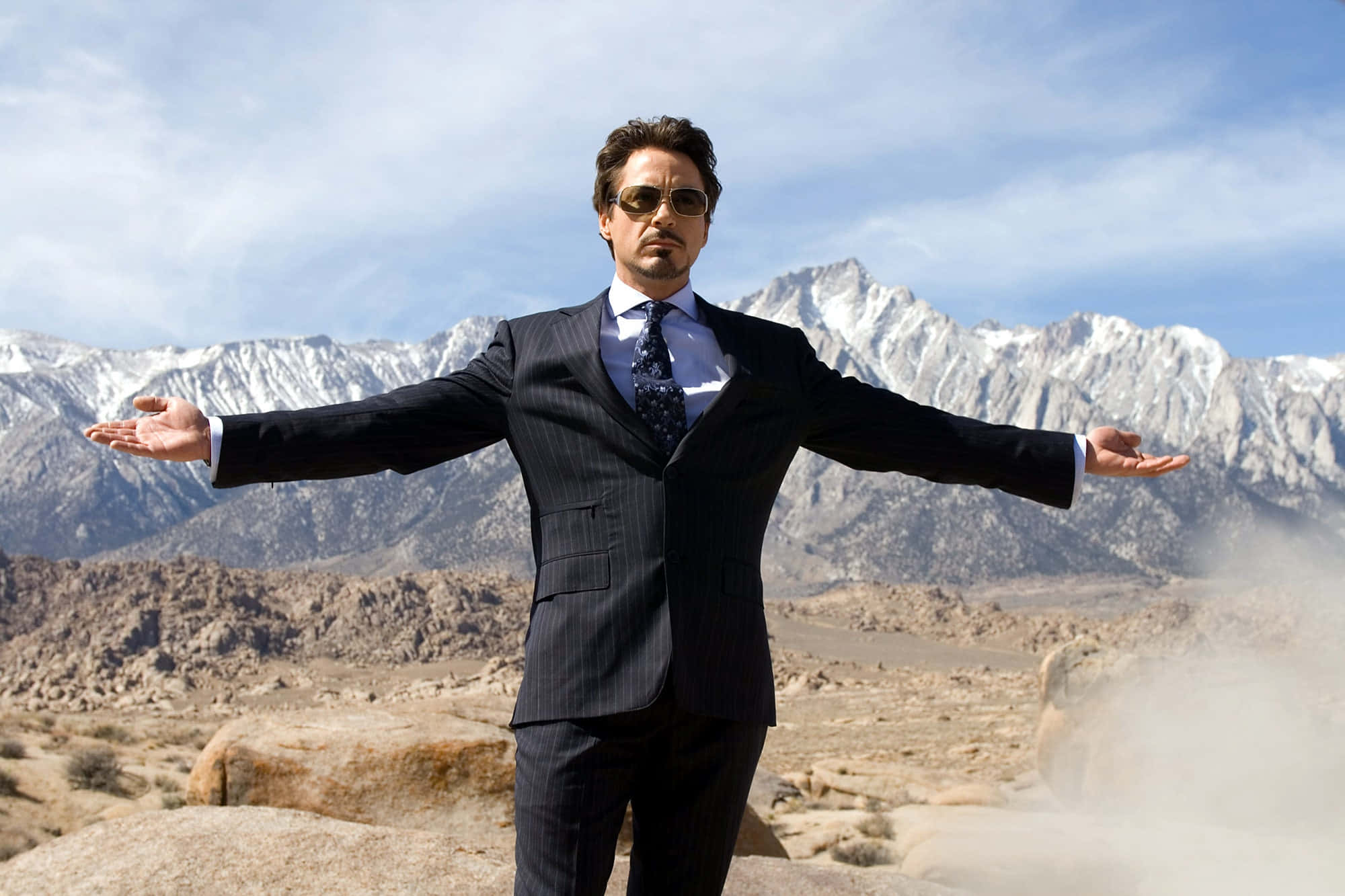 Iron Man Robert Downey Jr autiomaassa kuva Taustakuvat