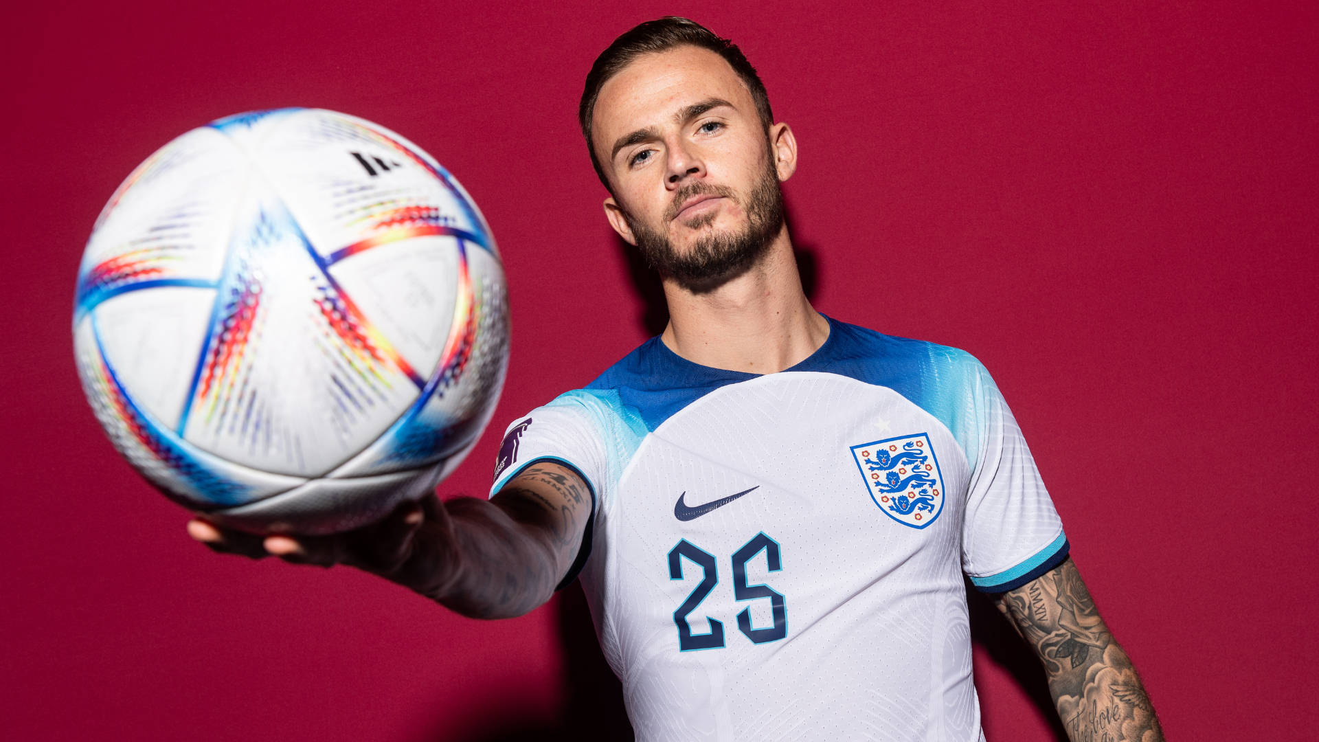 James Maddison viininpunainen tausta Taustakuvat
