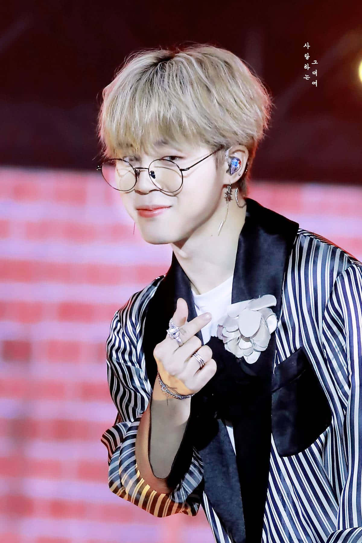 Jimin BTS Finger Heart Taustakuvat