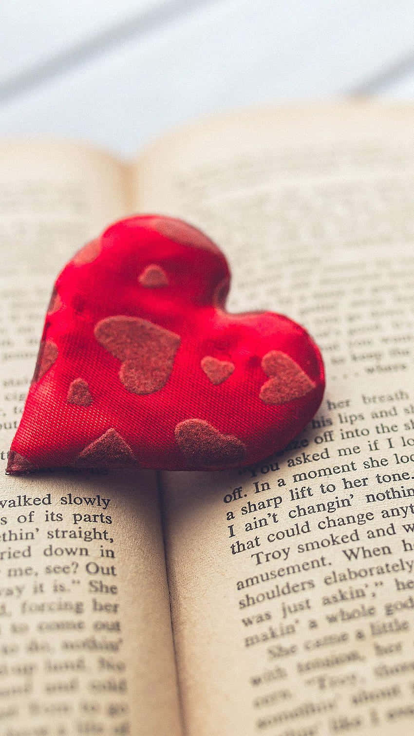Juhlista rakkautta vaalimalla sydäntäsi ❤️ Taustakuvat