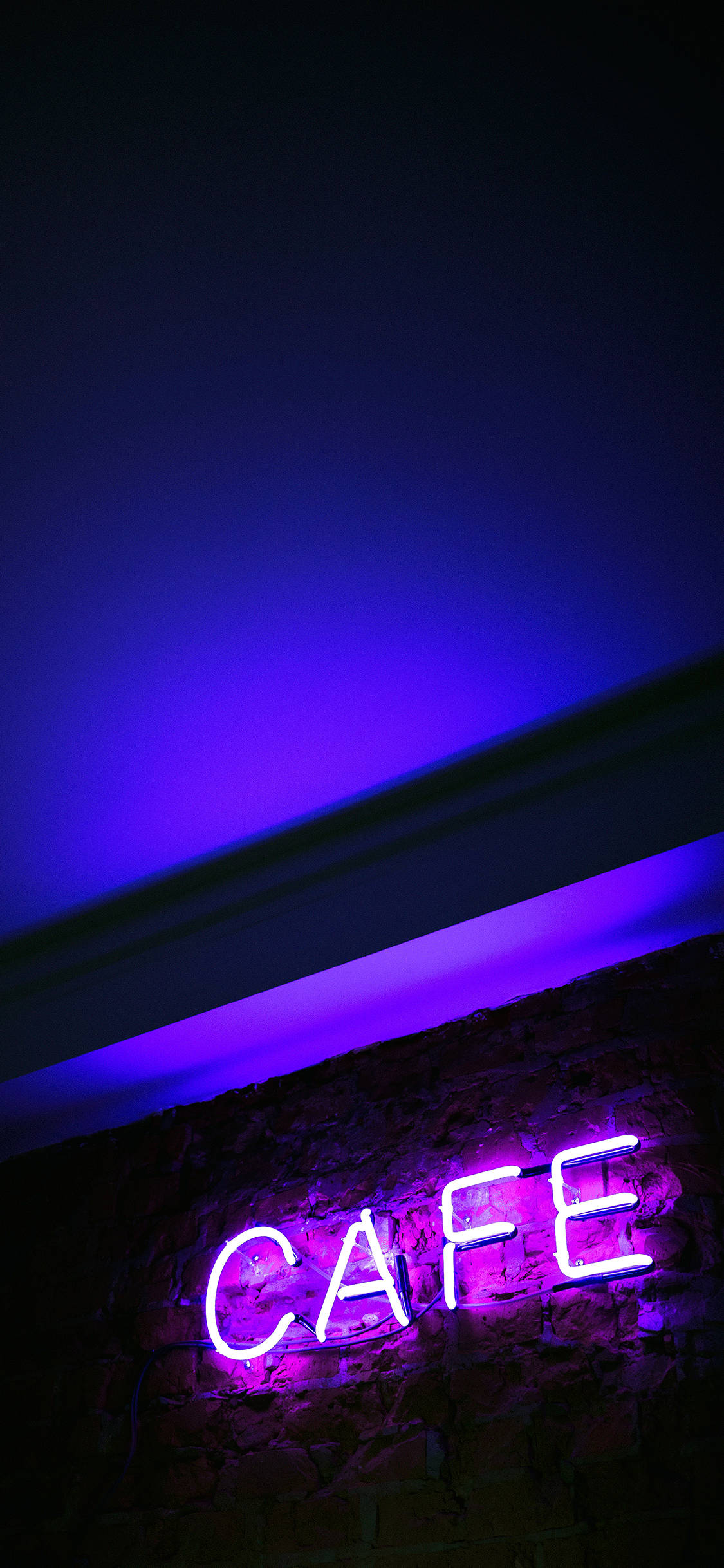 Kahvilan kyltti neonvioletti iPhone Taustakuvat