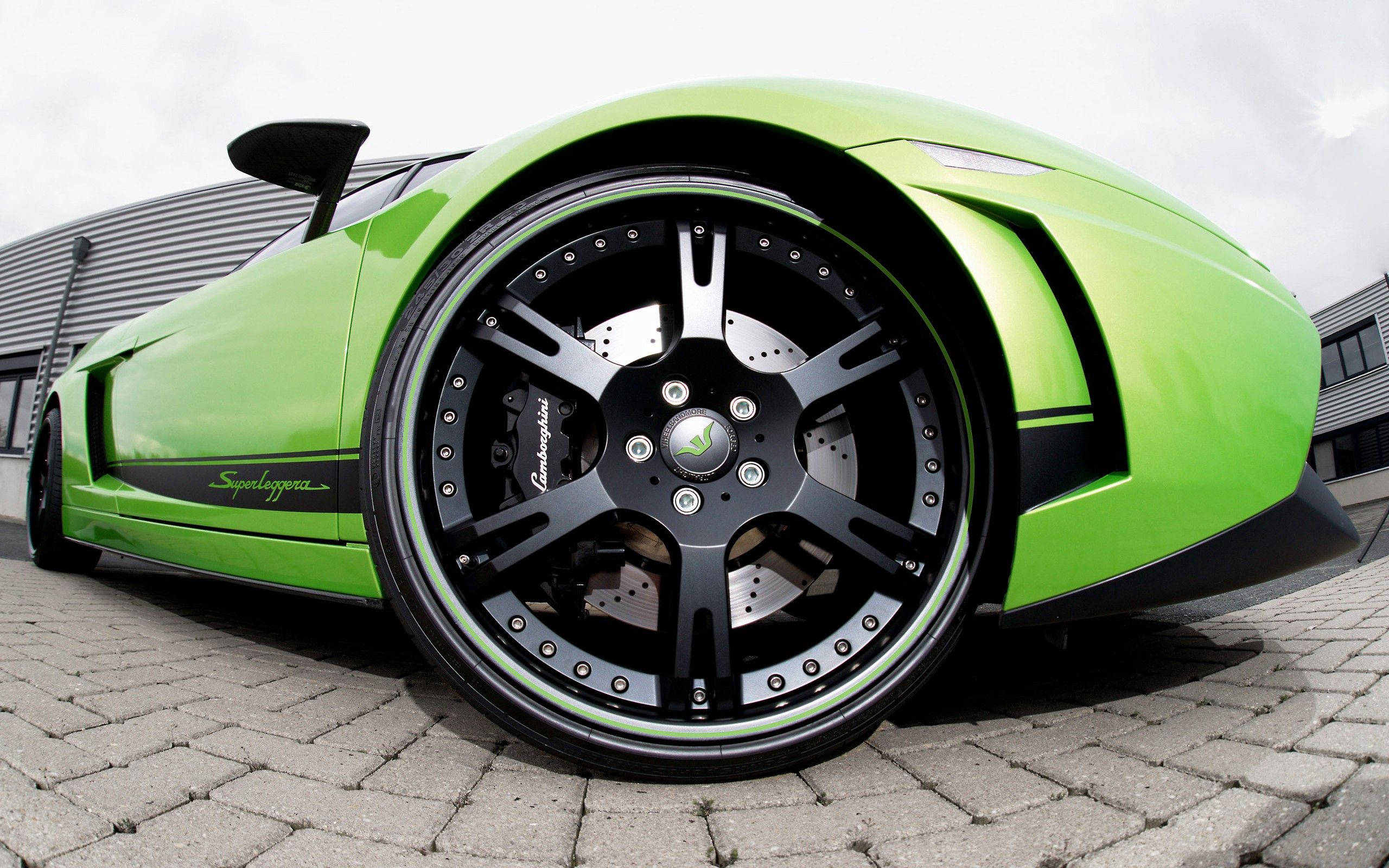 Kalansilmäkuva vihreästä Lamborghinista Taustakuvat