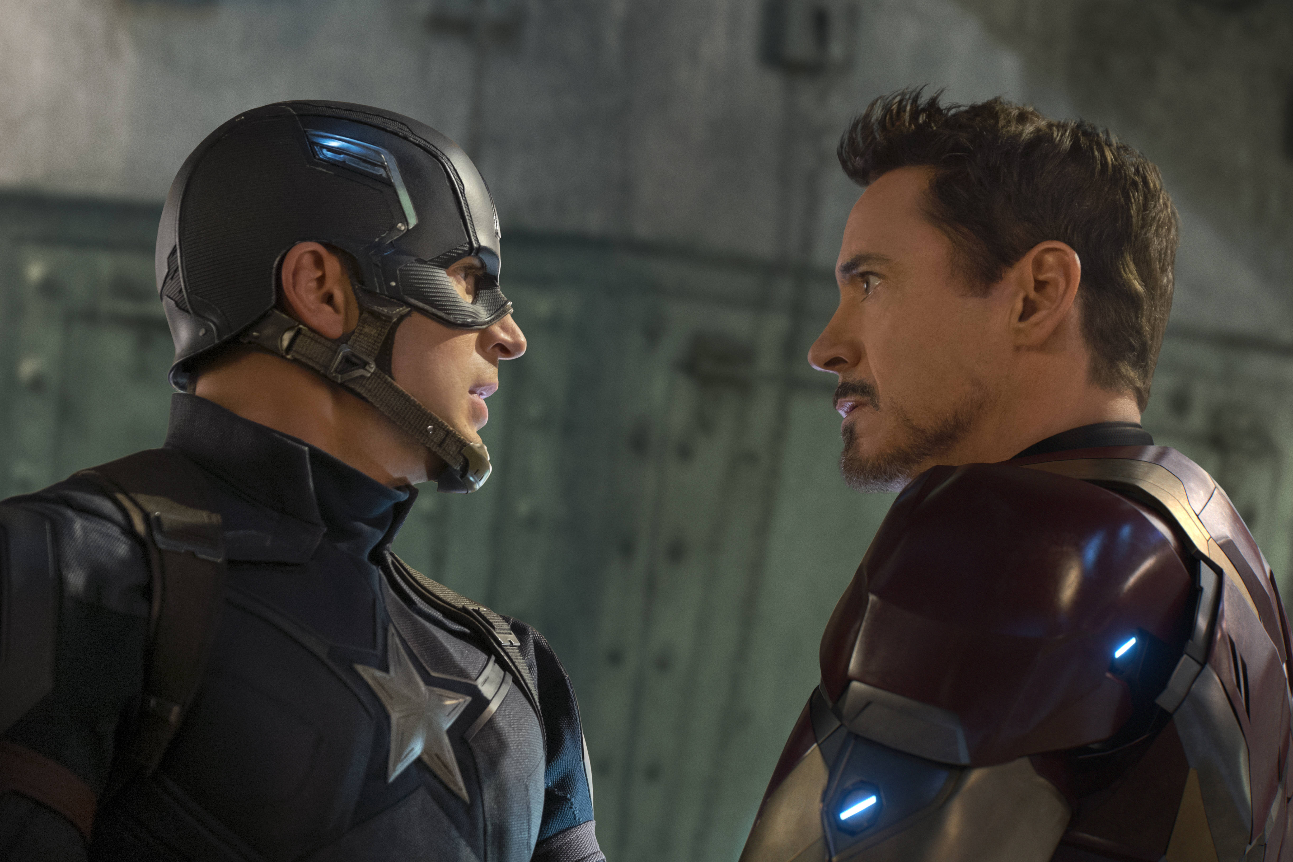 Kasvokkain Captain America: Civil War Taustakuvat