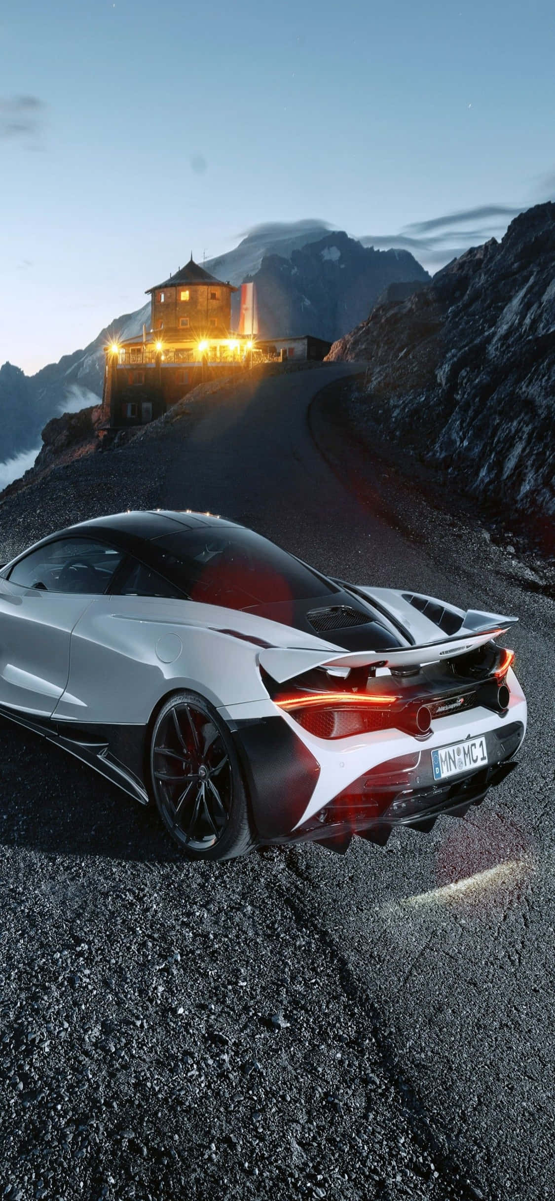 Kisaile parhaiden kanssa iPhone Xs:llä ja McLaren 720s:llä Taustakuvat
