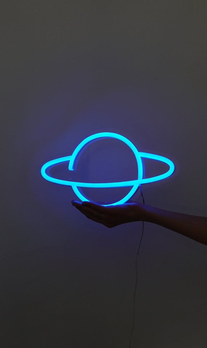 Kirkas neon sininen yötaivas. Taustakuvat