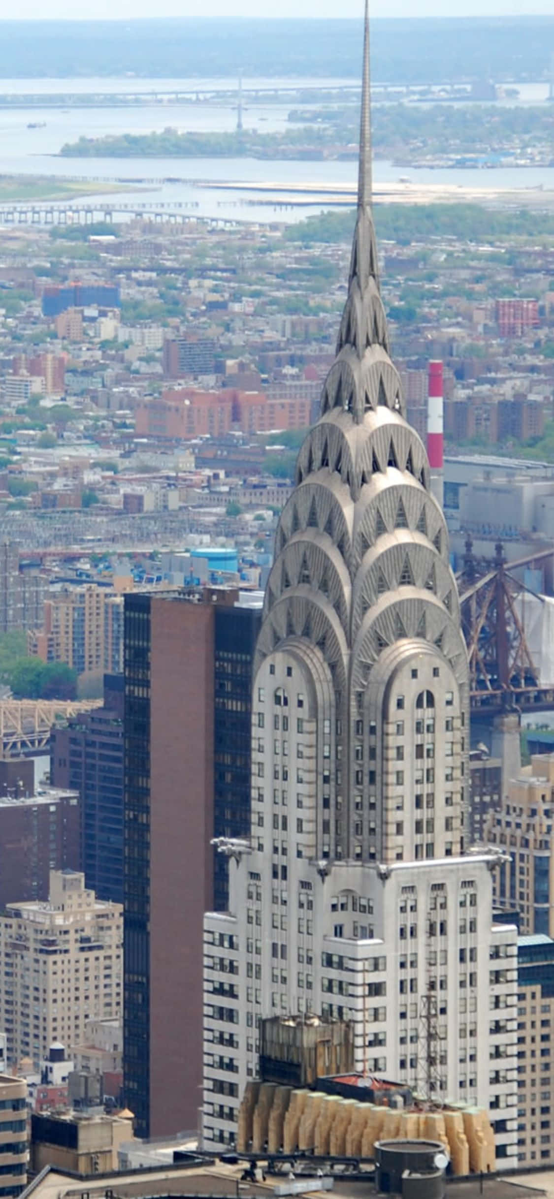 Koe moderni teknologia keskellä New Yorkin henkeäsalpaavaa kauneutta. Taustakuvat