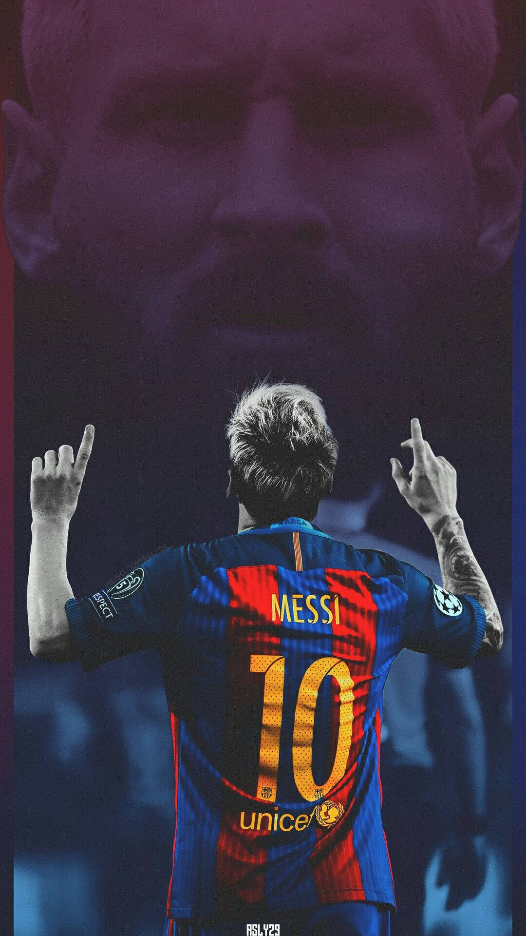 Jalkapallokuningas Messi osoittamassa ylös molemmilla käsillä taustakuva
