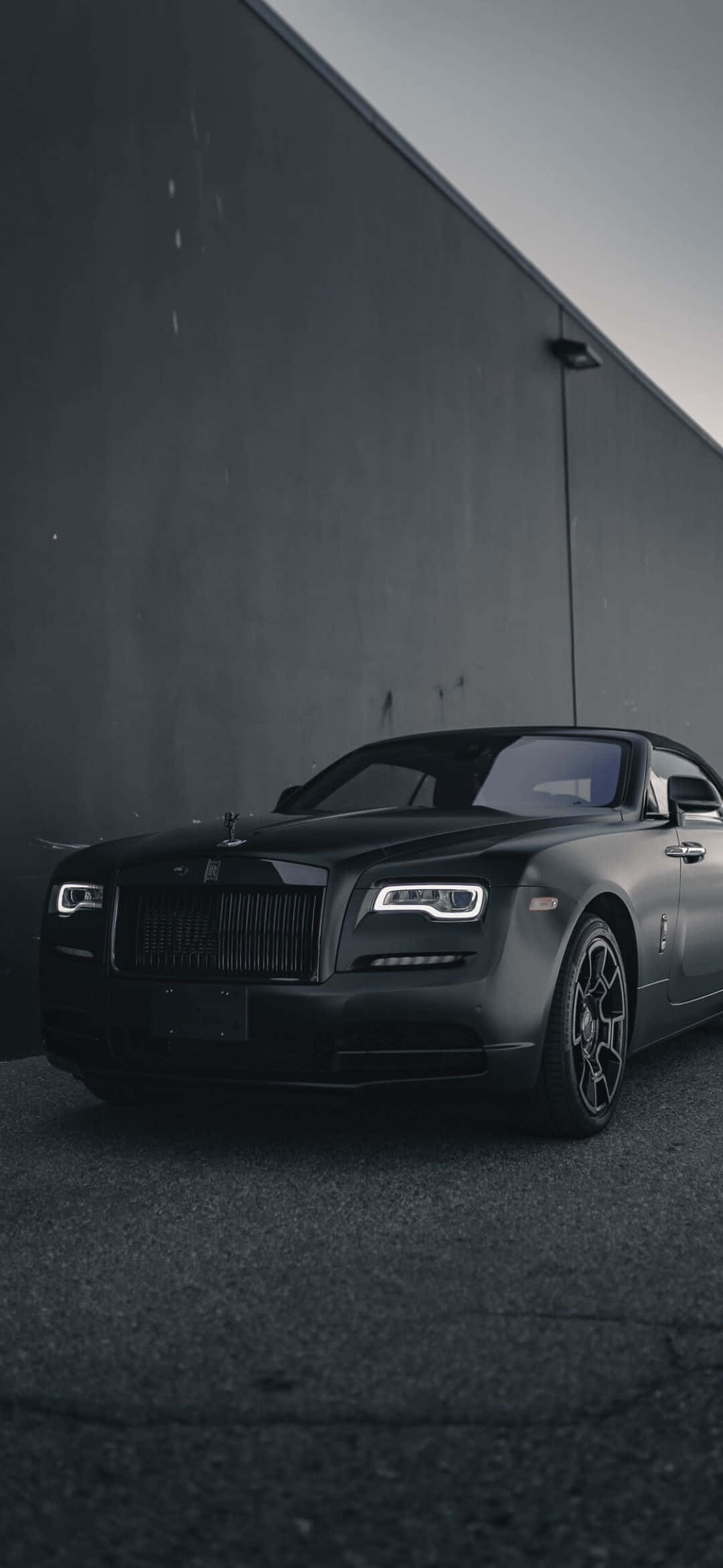 Kuvateksti: Eleganssi henkilöityneenä - Rolls Royce Phantom Taustakuvat