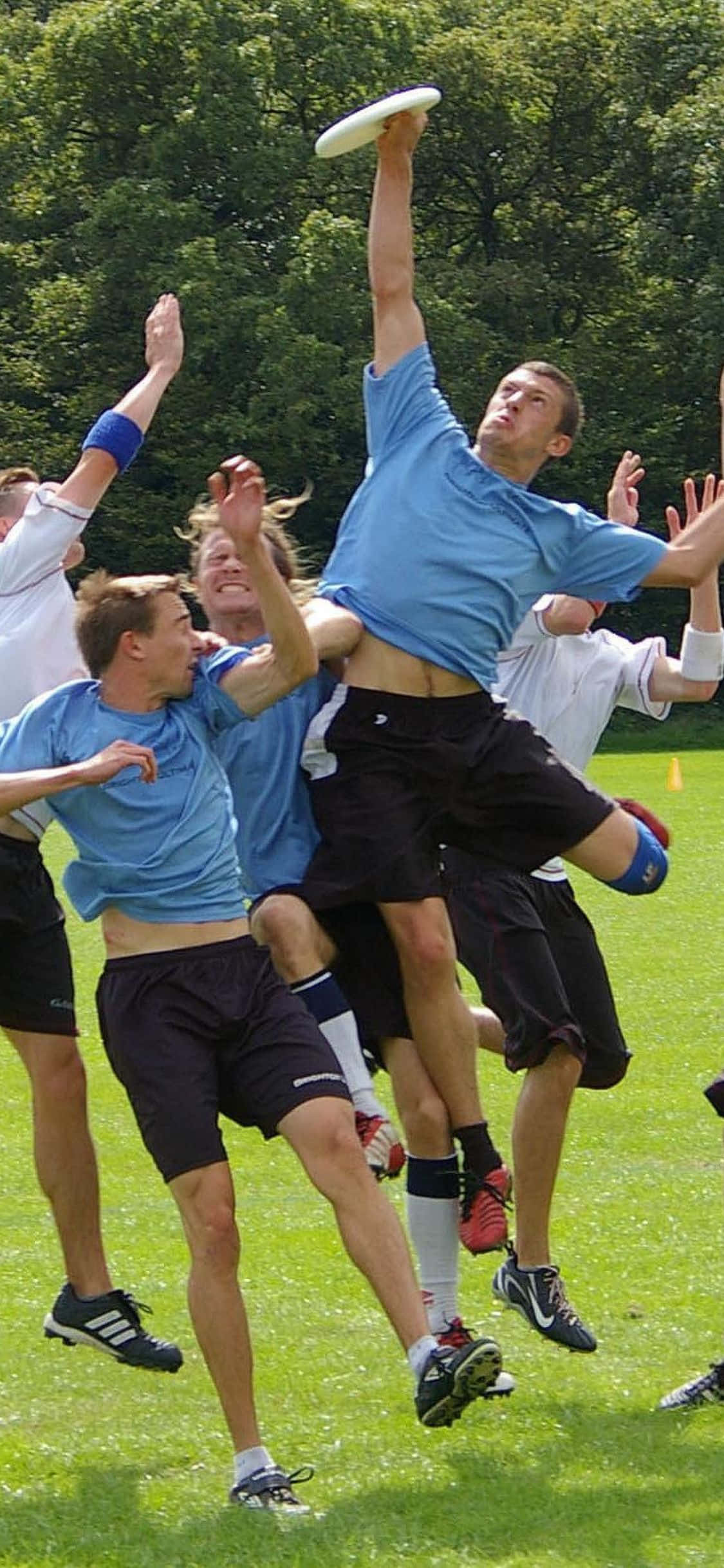 Kyllästynyt tavallisiin peleihin? Miksi et kokeilisi Frisbee-peliä iPhone Xs:lläsi? Taustakuvat