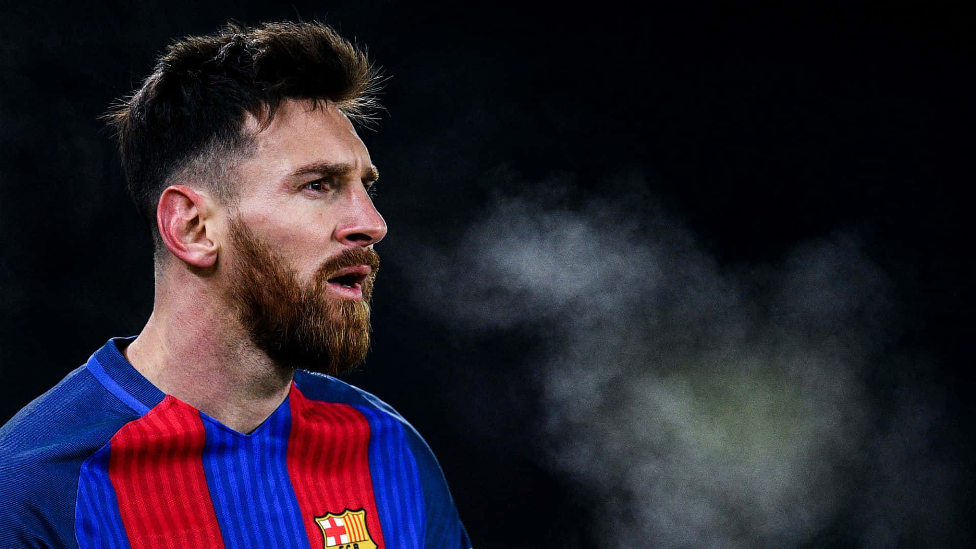 Lionel Messi seisoo savun edessä Taustakuvat