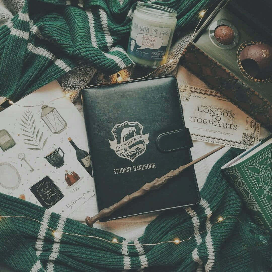 Löydä tiesi Slytherin-estetiikalla Taustakuvat