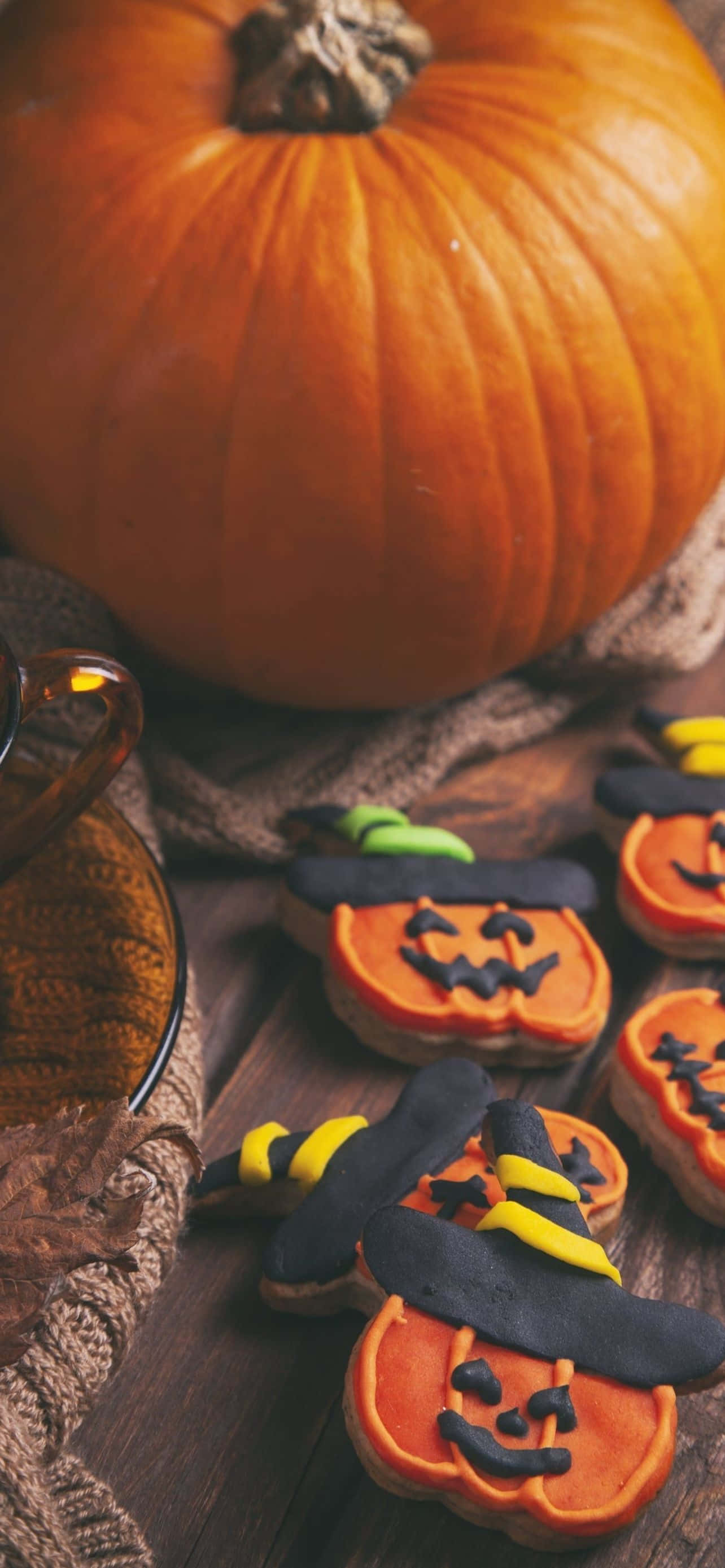 Luo karmiva tunnelma tällä viileällä Halloween iPhone-taustakuvalla! Taustakuvat