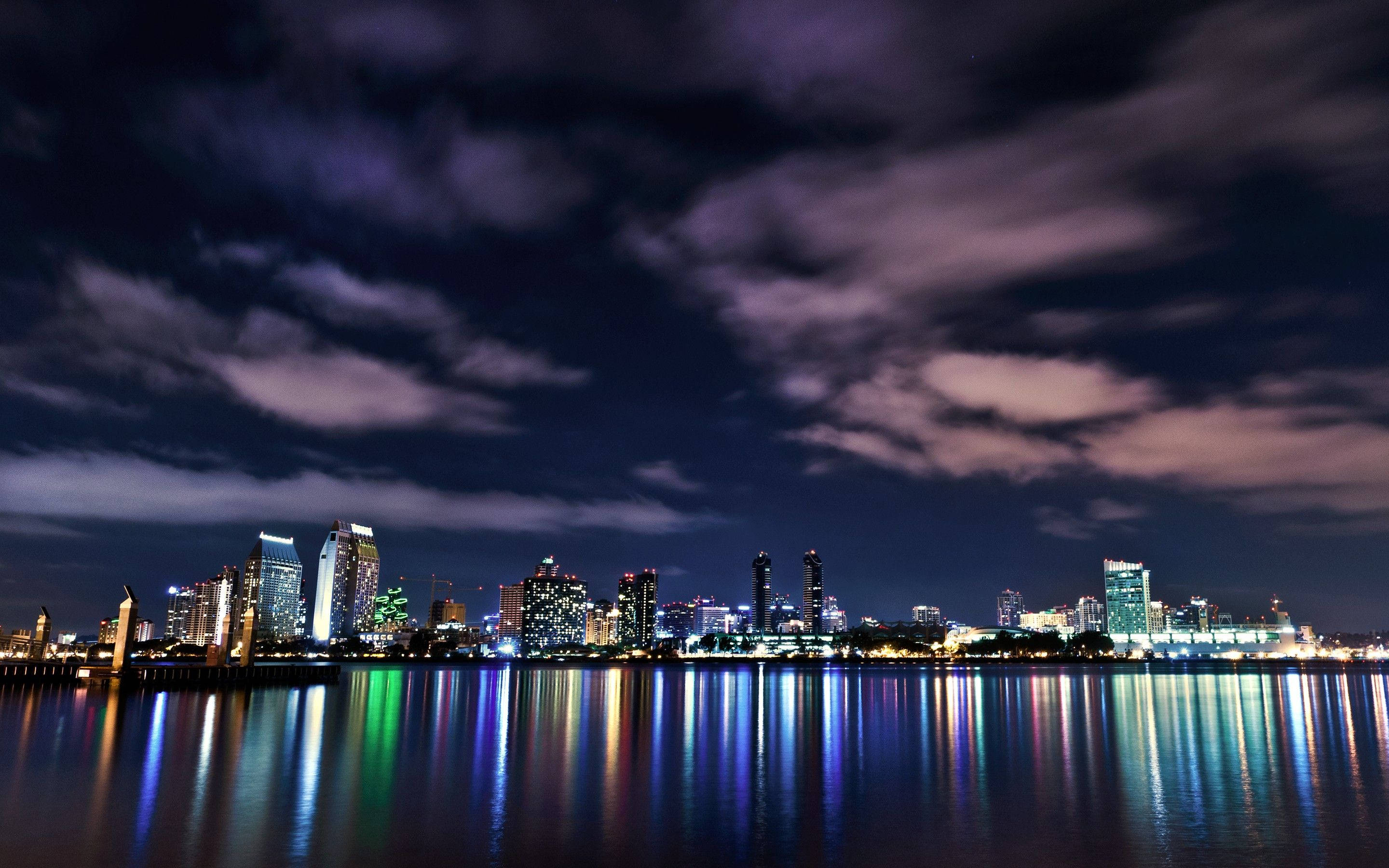 MacBook Pro Glowing Cityscape Taustakuvat